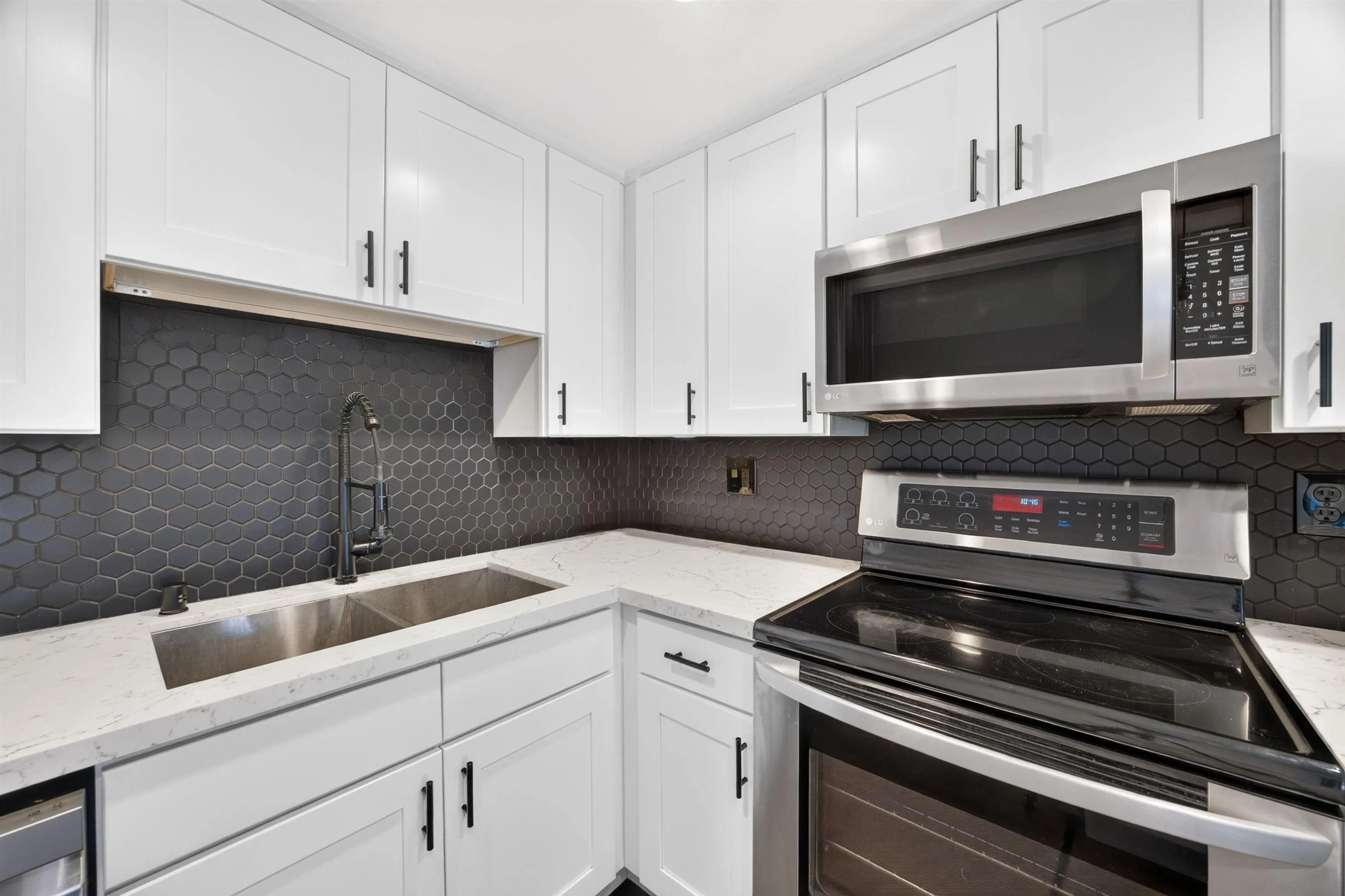 https://cdn.realtyfeed.com/cdn/127/260021584/6927ad9e411d8bb452ef9b214b8a74bf.webp
