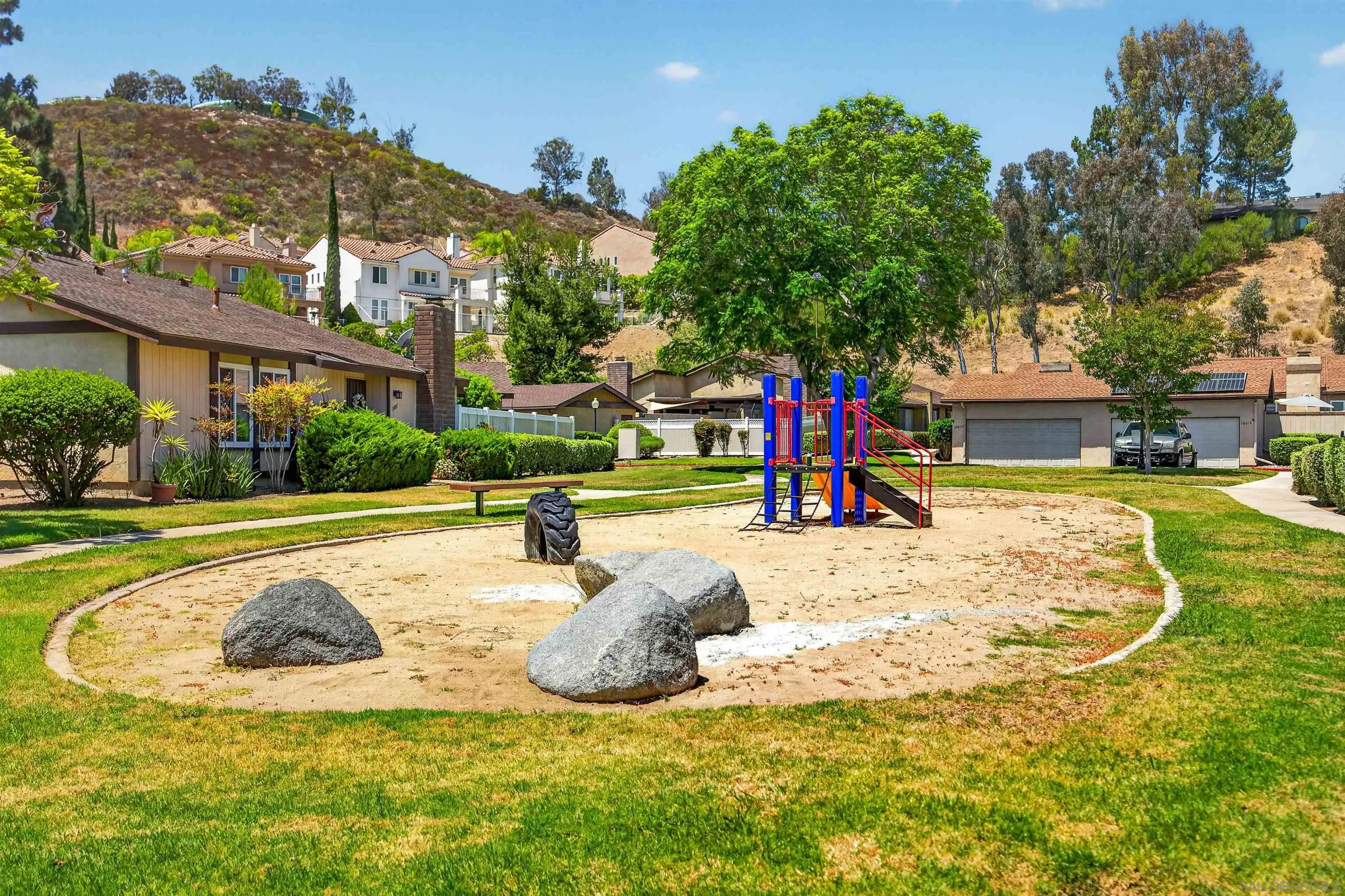 https://cdn.realtyfeed.com/cdn/127/260021584/9d3903677d720fc9fe7a28f7c93d51e7.webp