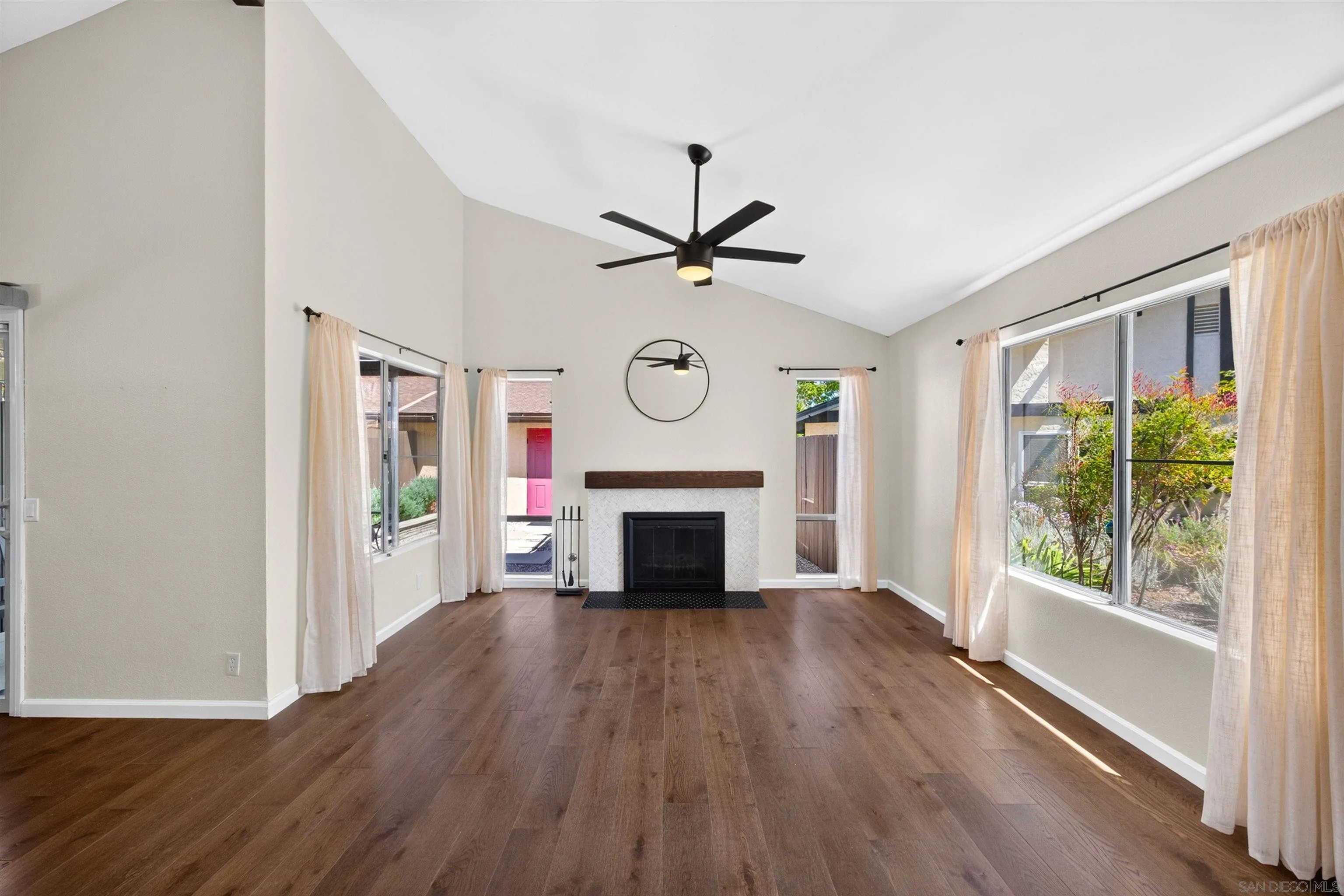 https://cdn.realtyfeed.com/cdn/127/260021584/a21841cdc597268e5f87c6c6443dfc5d.webp