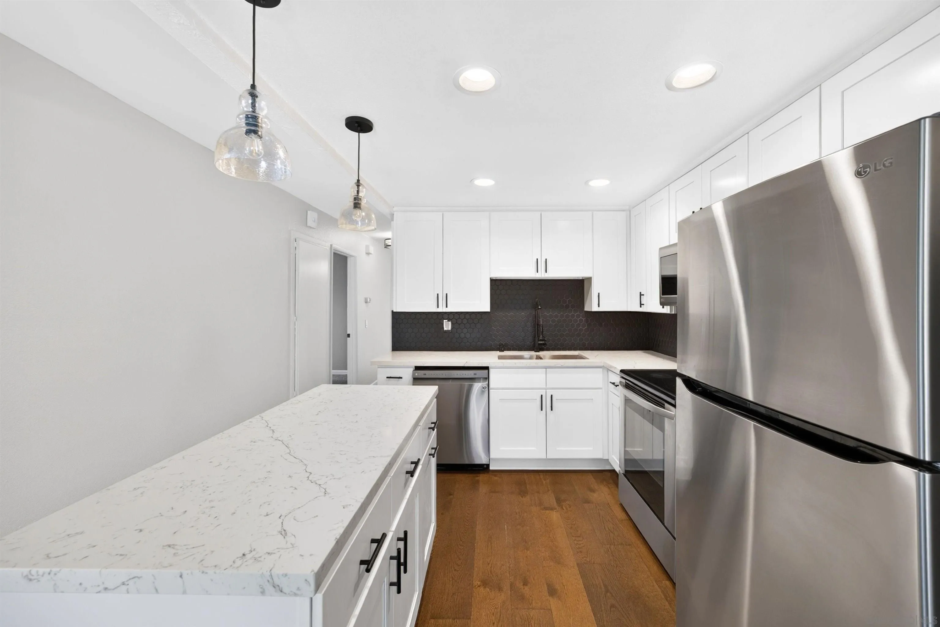 https://cdn.realtyfeed.com/cdn/127/260021584/cfedf2c1a4f976c27470c312f753f1be.webp