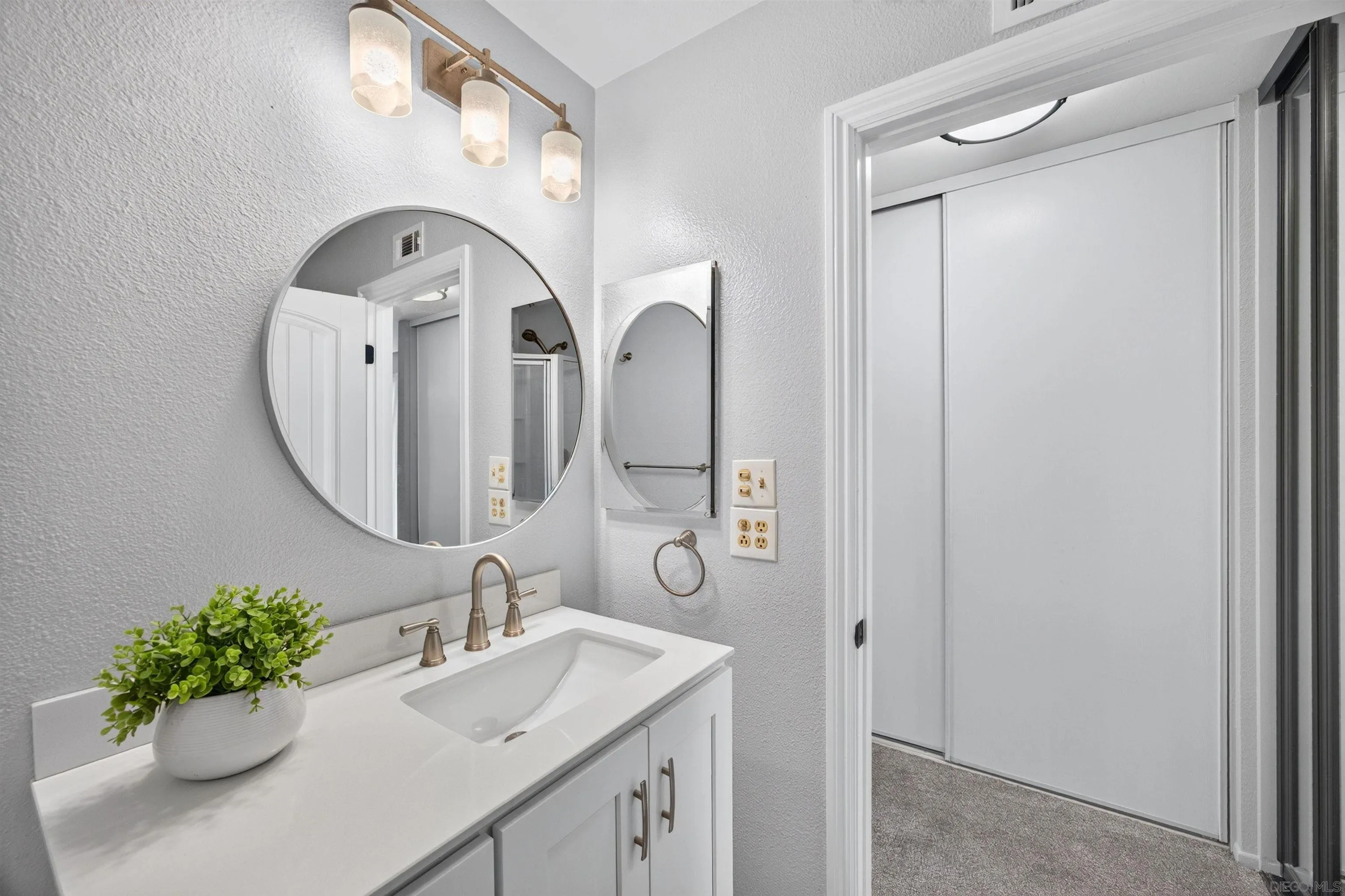 https://cdn.realtyfeed.com/cdn/127/260021584/d21cb7de52fbada78c0abc22b134c83b.webp