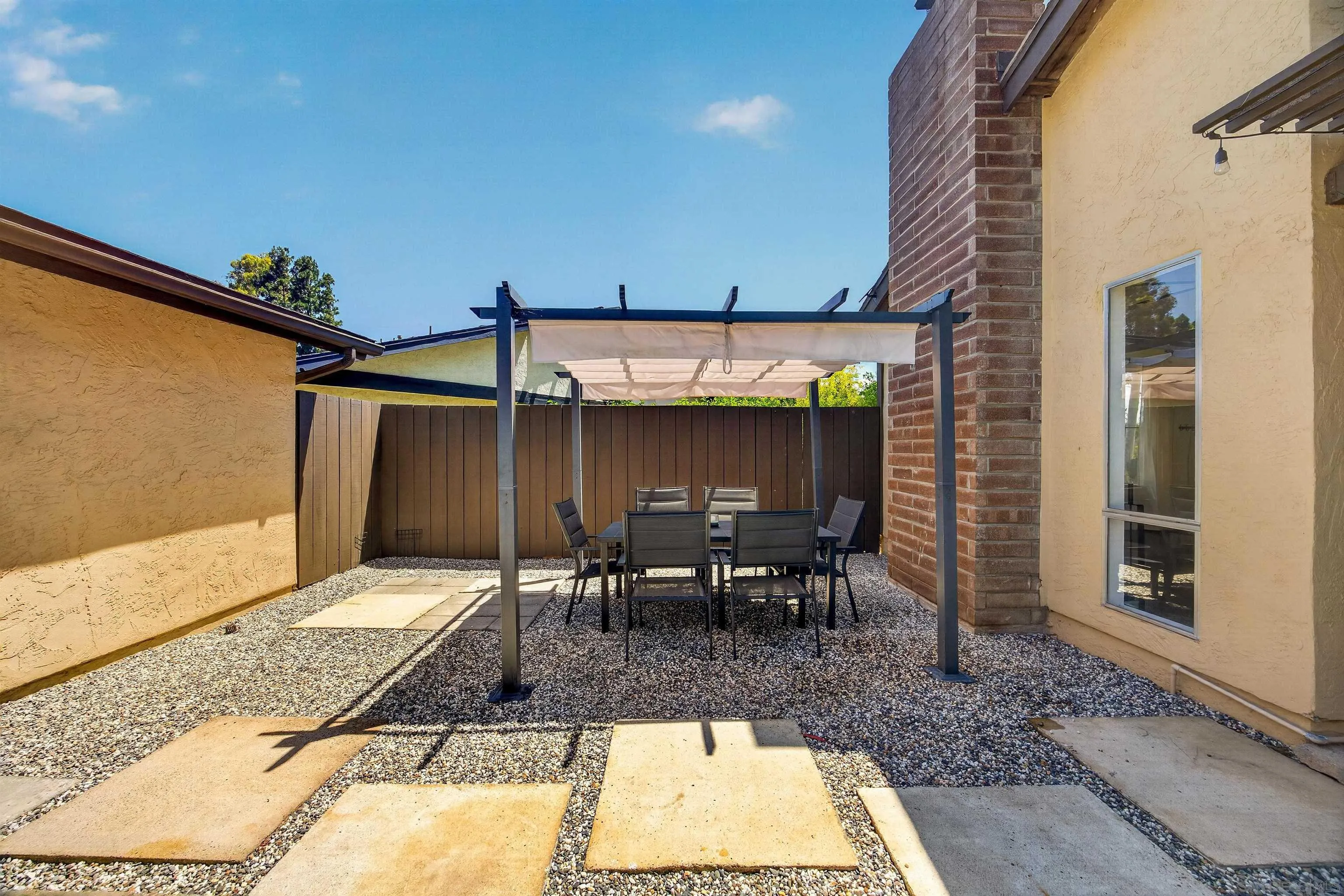 https://cdn.realtyfeed.com/cdn/127/260021584/e5cd31833922f43ba50da0fa67dfea1e.webp