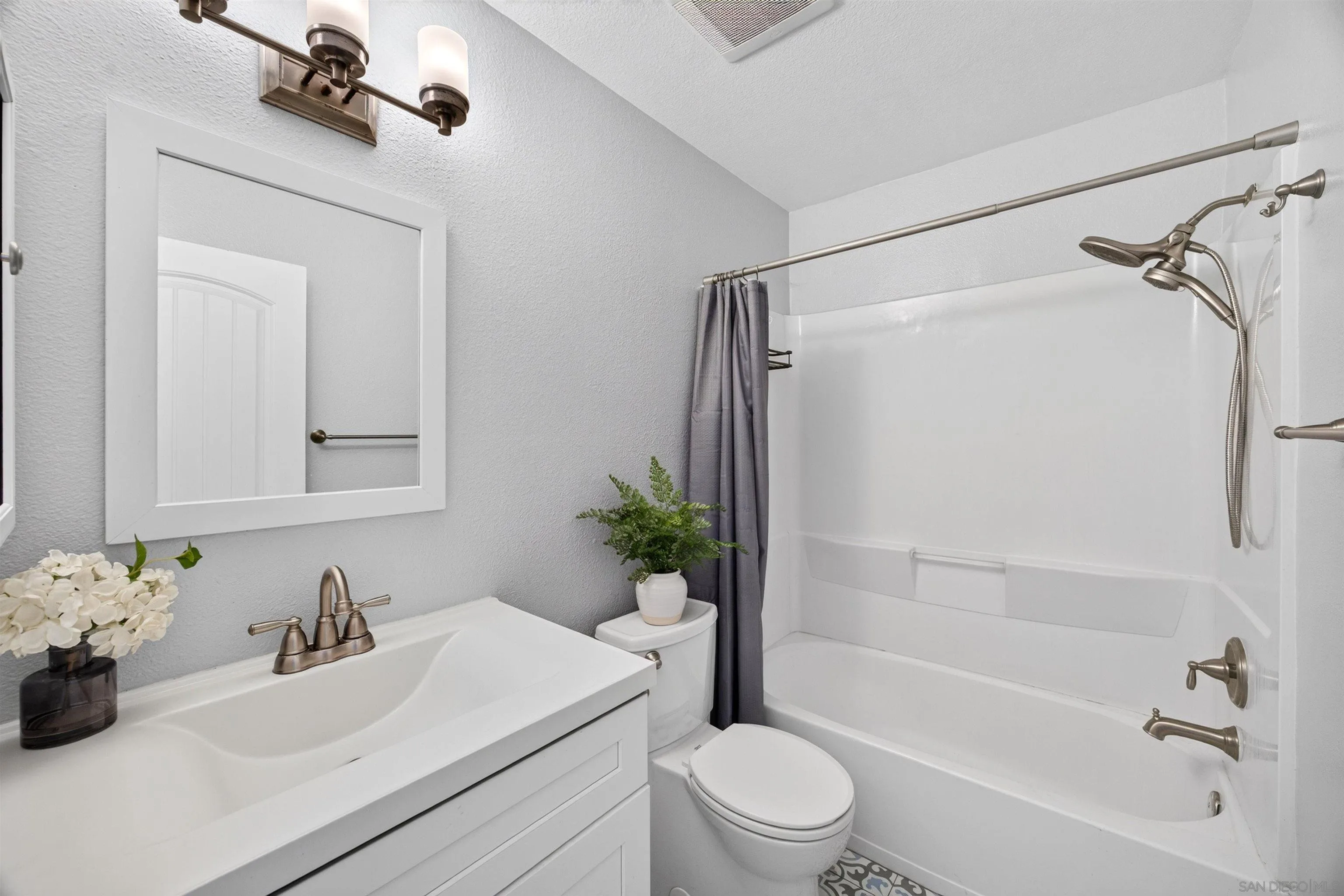 https://cdn.realtyfeed.com/cdn/127/260021584/f7761773fce0162025fa2e2f4d8817ce.webp