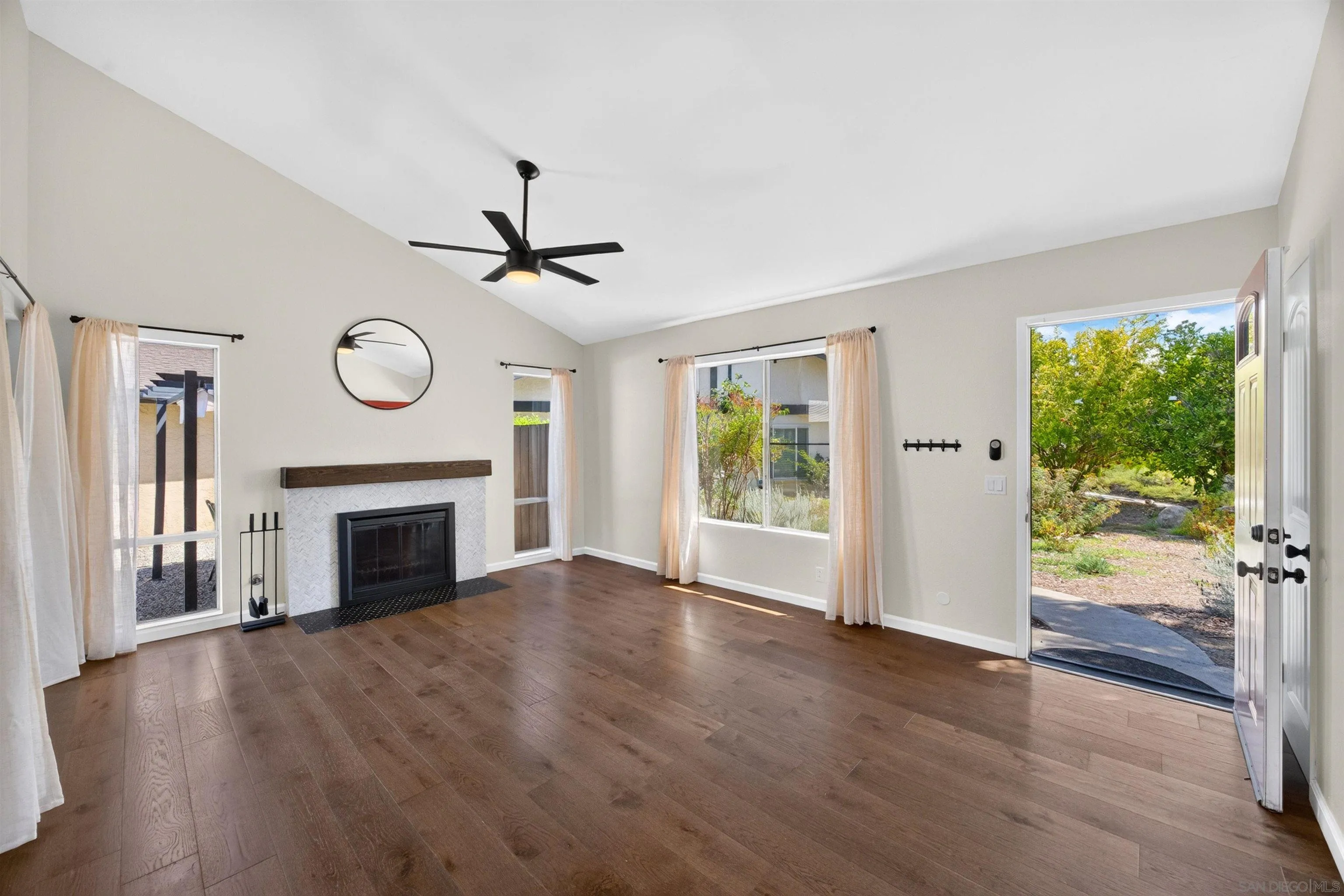 https://cdn.realtyfeed.com/cdn/127/260021584/fb3bbb8573ce48e86d80c6d3e674299b.webp