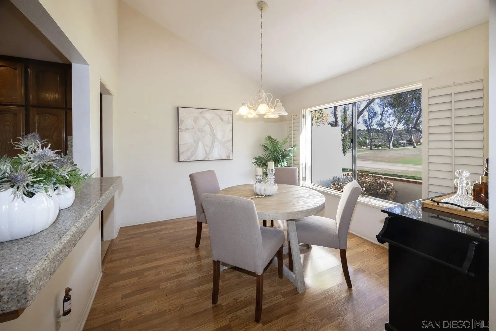 https://cdn.realtyfeed.com/cdn/127/260021593/04dae8df4f18d8627493f14d07c36cc4.webp
