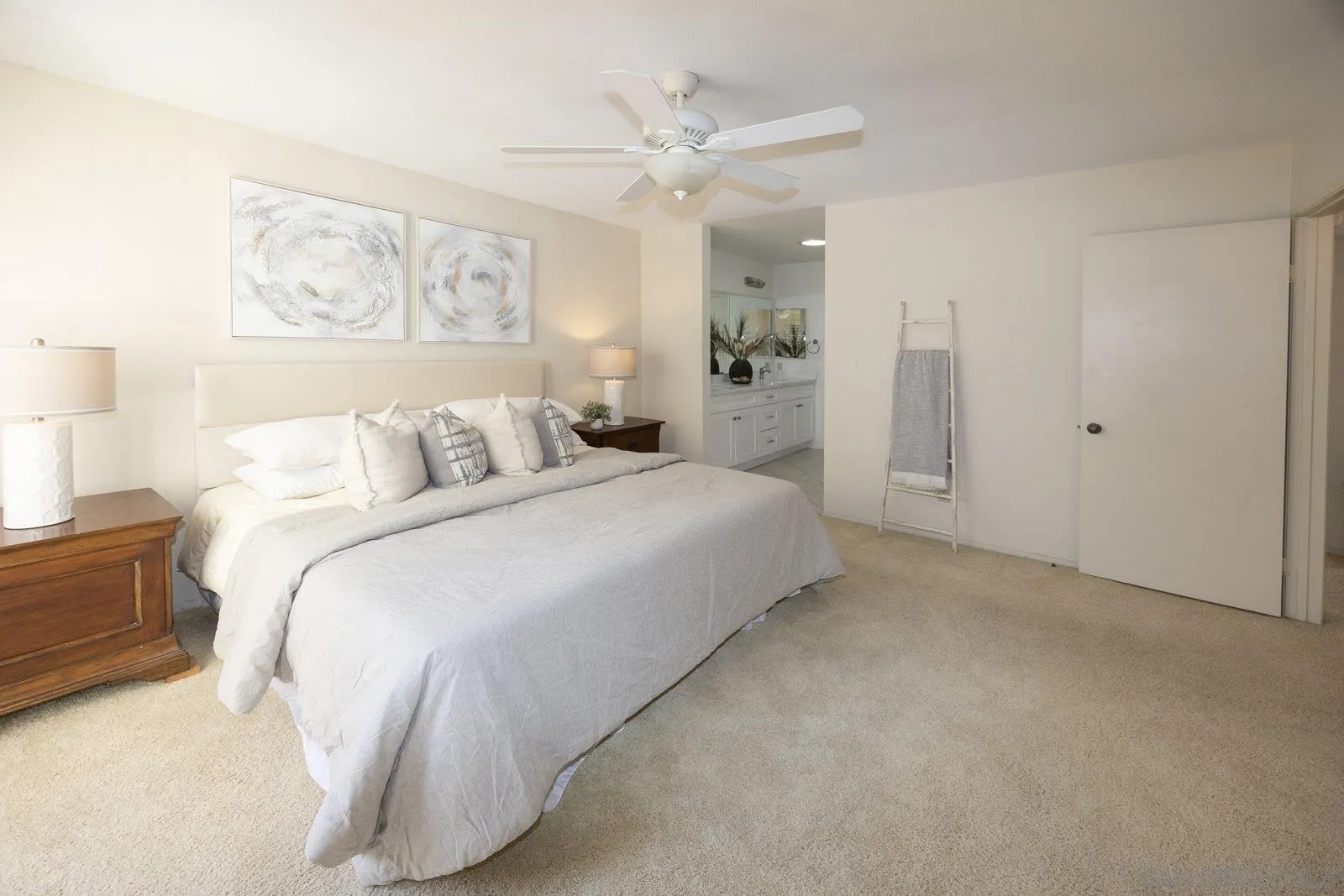 https://cdn.realtyfeed.com/cdn/127/260021593/9037ba48fecf62a707126c540e7bb949.webp