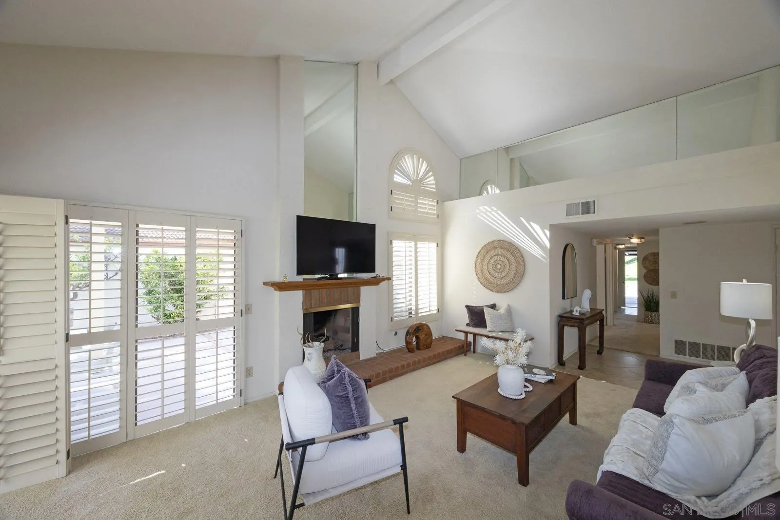 https://cdn.realtyfeed.com/cdn/127/260021593/f0c2f0ff7258098bfcee7b3b5d689c57.webp