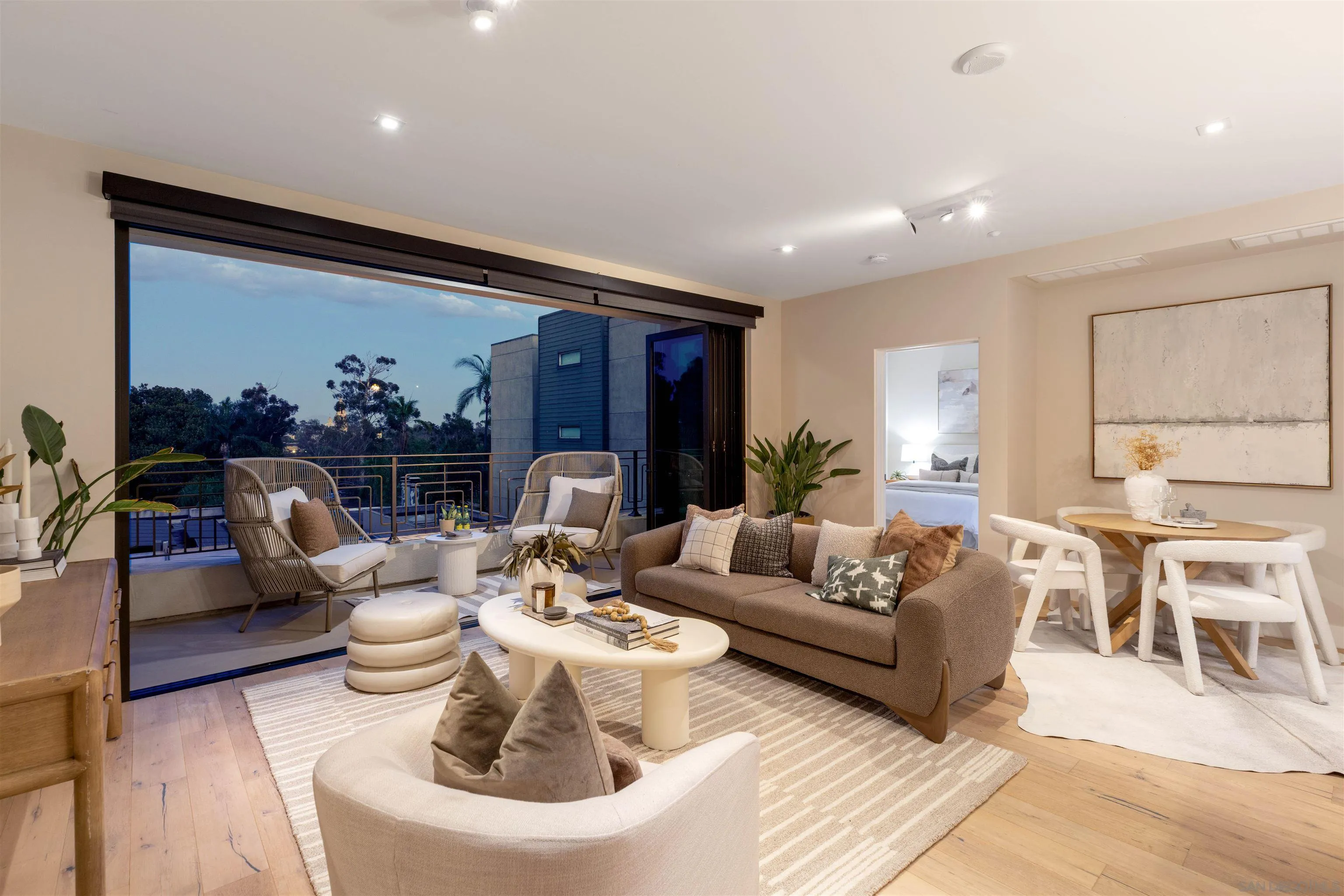 https://cdn.realtyfeed.com/cdn/127/260021594/2e9614fd6d381af24e4eb7dcaf6d04a0.webp