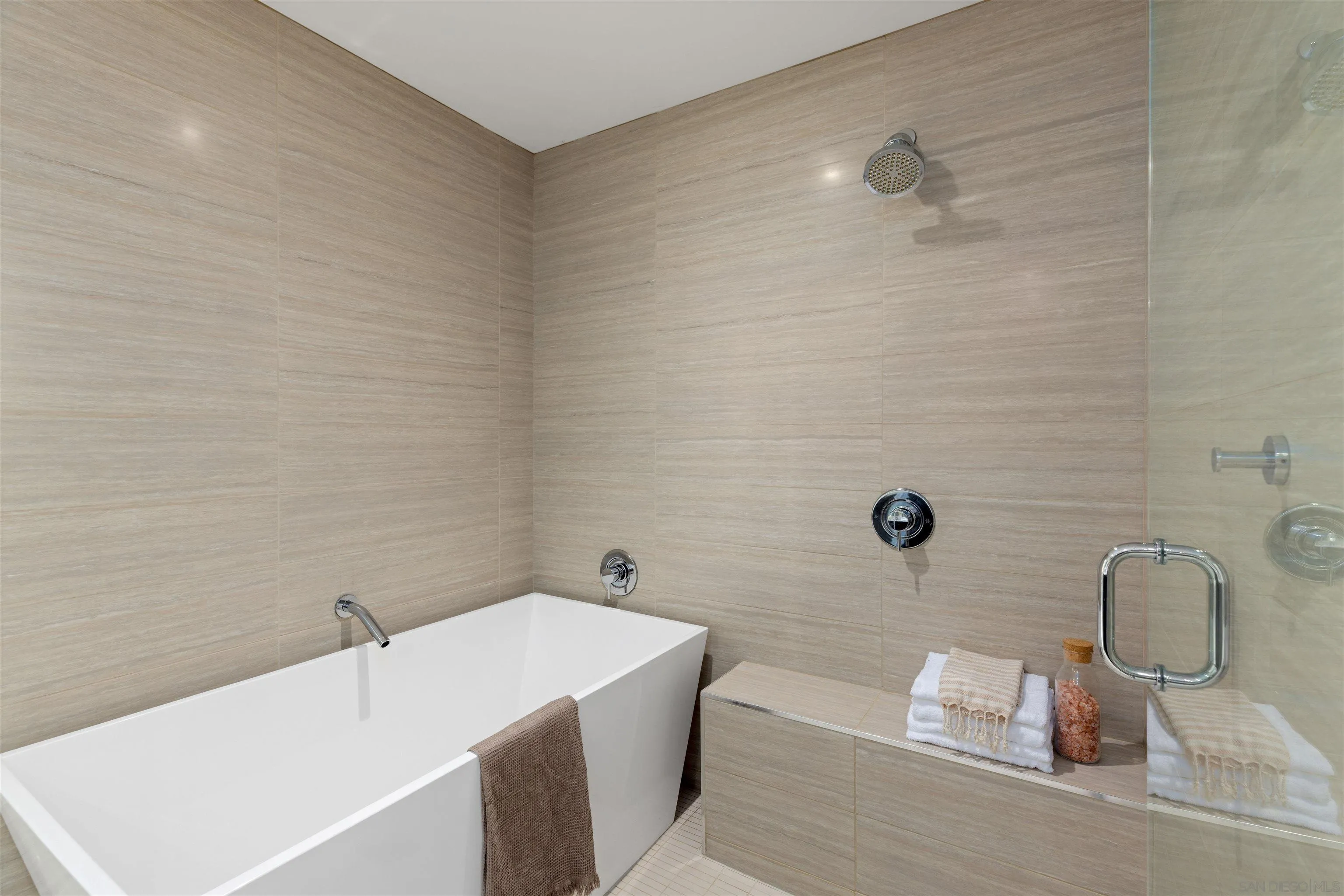 https://cdn.realtyfeed.com/cdn/127/260021594/e80c4db8d01ae6b2f474de58be9feb8b.webp
