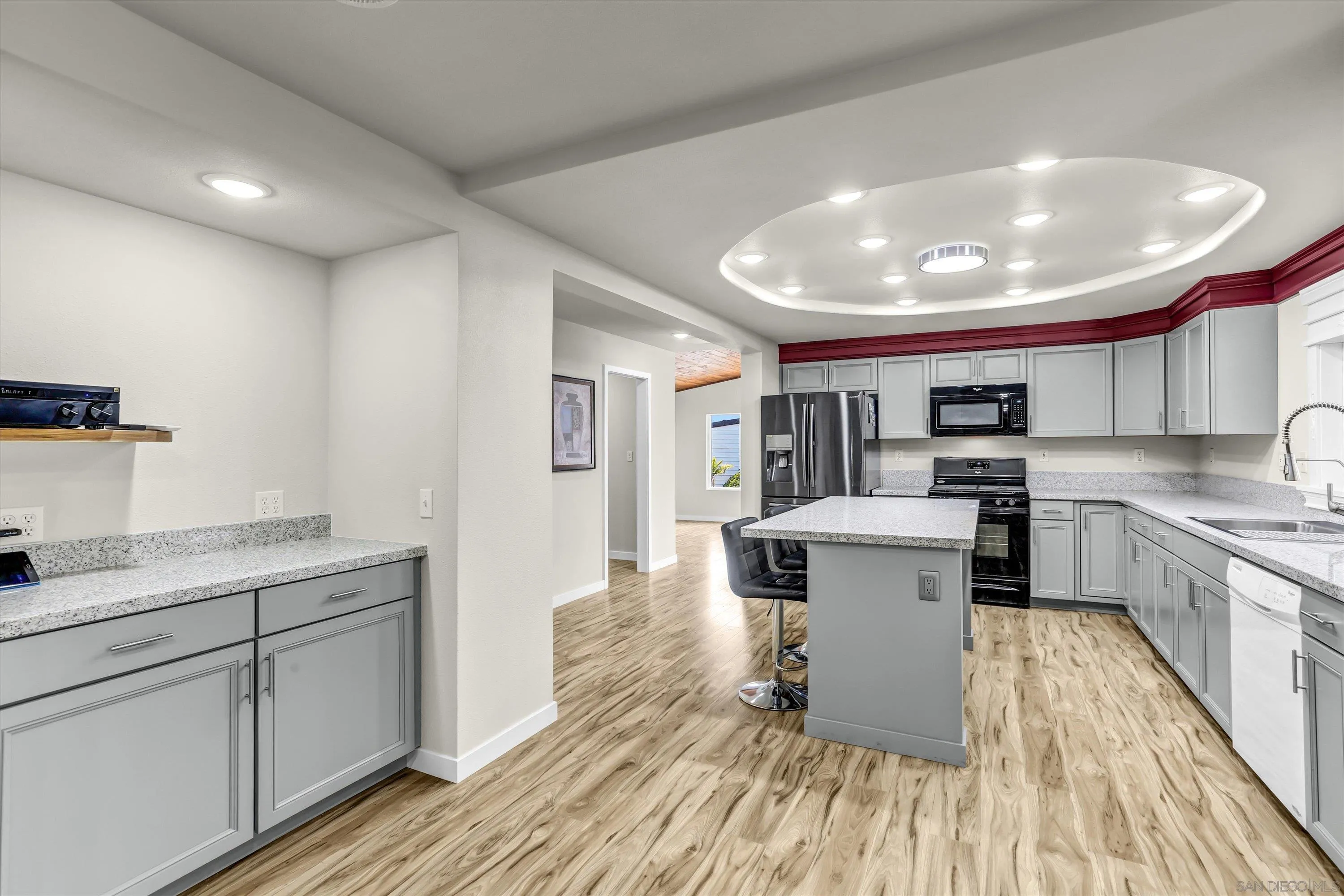 https://cdn.realtyfeed.com/cdn/127/260021595/062f6d7d09942a4796b9149a03e3fb85.webp