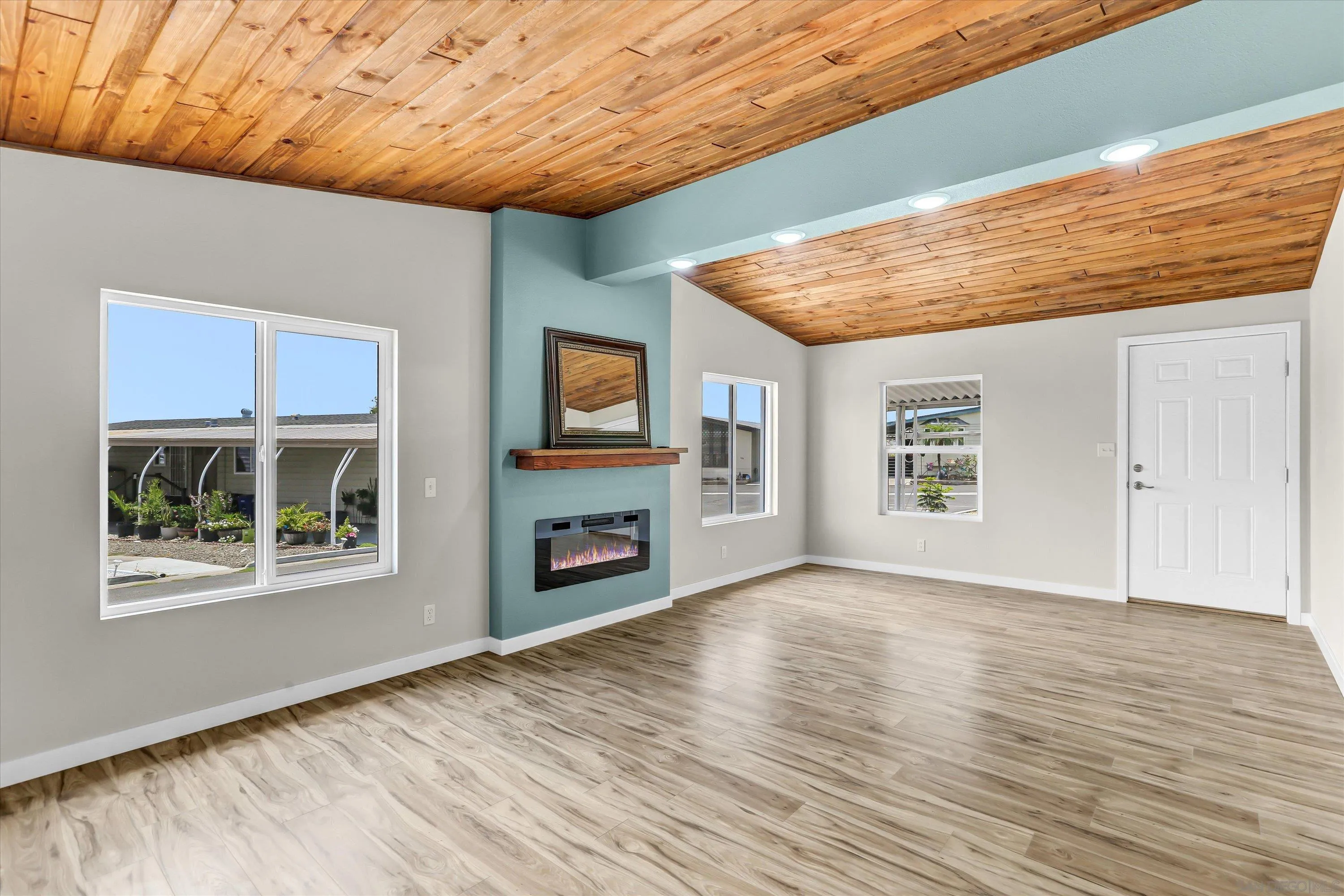 https://cdn.realtyfeed.com/cdn/127/260021595/7a2e27d5b5ae13750225aae3dd7d642b.webp