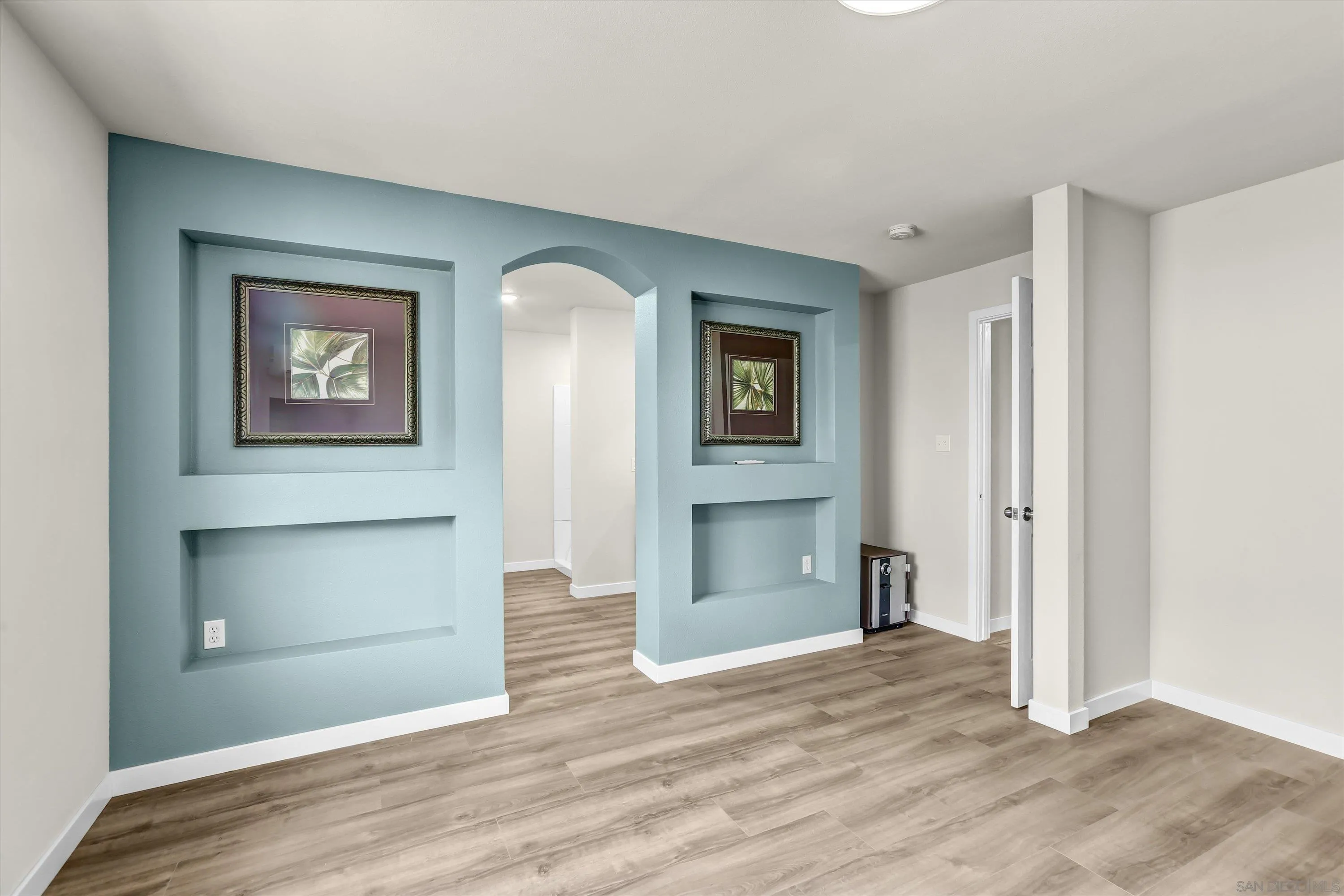 https://cdn.realtyfeed.com/cdn/127/260021595/ef99f8afad4bb604a1cffa0d7aa116f4.webp