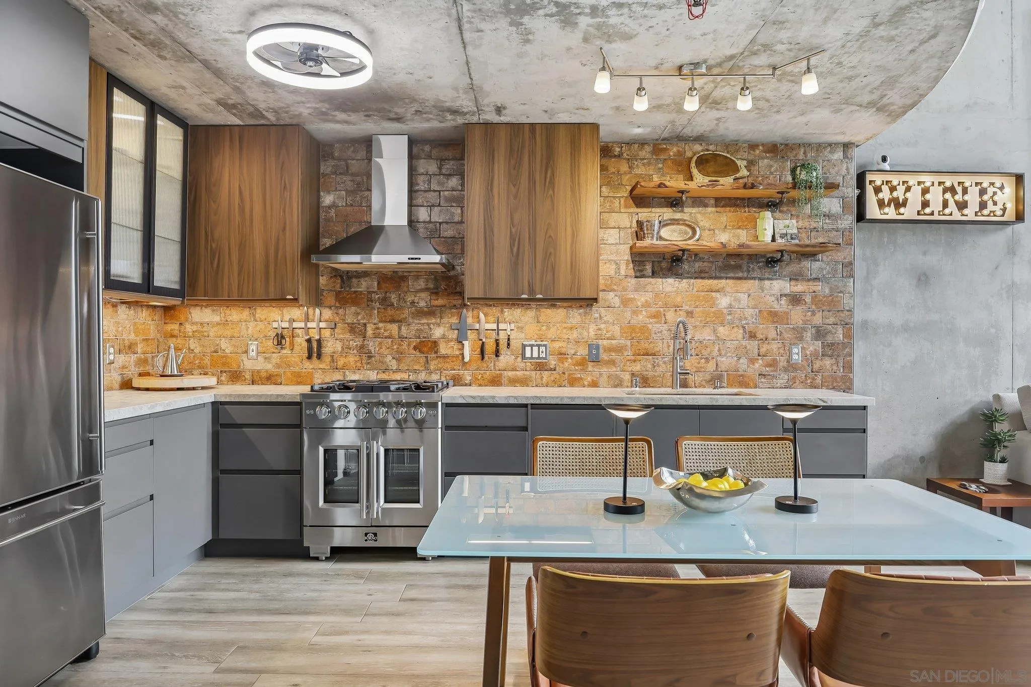 https://cdn.realtyfeed.com/cdn/127/260021601/97fd9831b84423857ad0525bbca0e6d6.webp