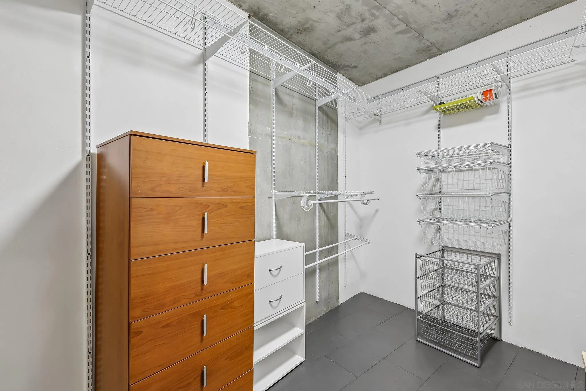 https://cdn.realtyfeed.com/cdn/127/260021601/9cc2e9c2c4662846960c13e040896273.webp