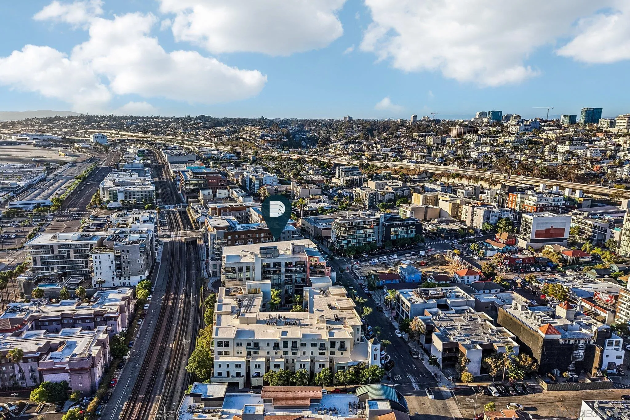 https://cdn.realtyfeed.com/cdn/127/260021601/aa20f38c8f7cbd75b8cdf2db0c0fb957.webp