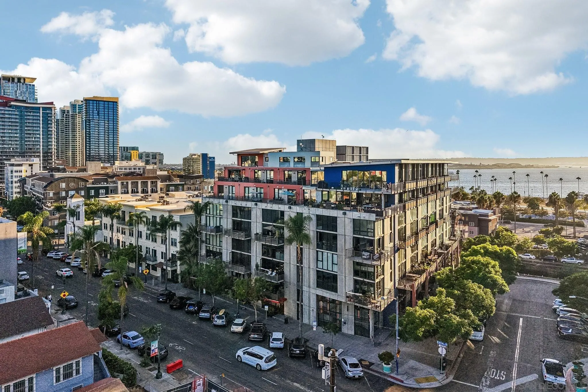 https://cdn.realtyfeed.com/cdn/127/260021601/c2b481a5cc138ede2ff32c3b7f136c26.webp