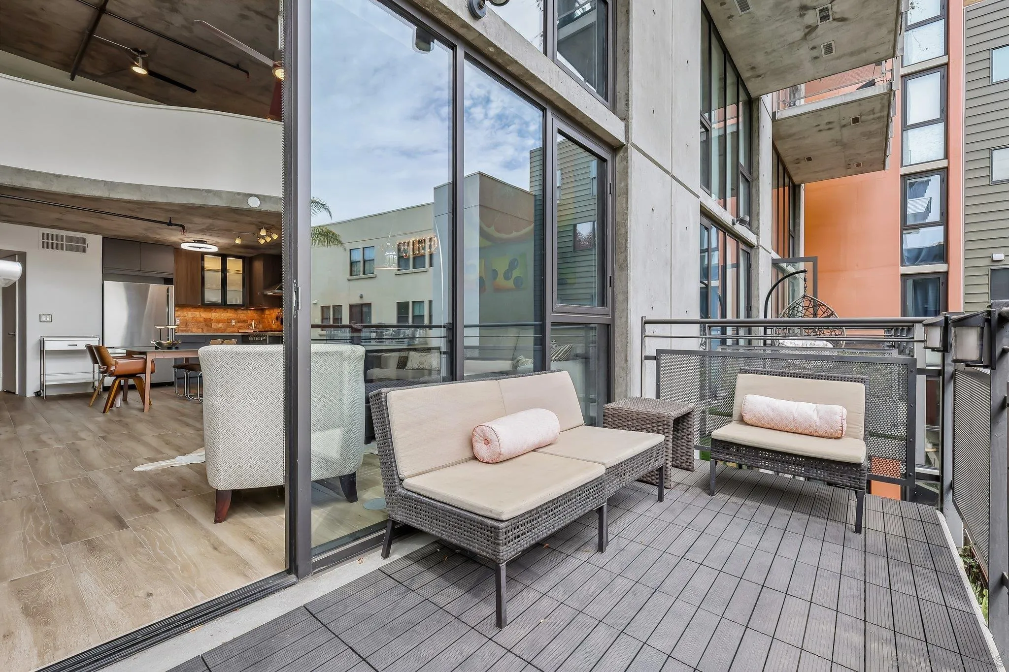 https://cdn.realtyfeed.com/cdn/127/260021601/cd1dec26598d47e919f3ad44031b89d1.webp