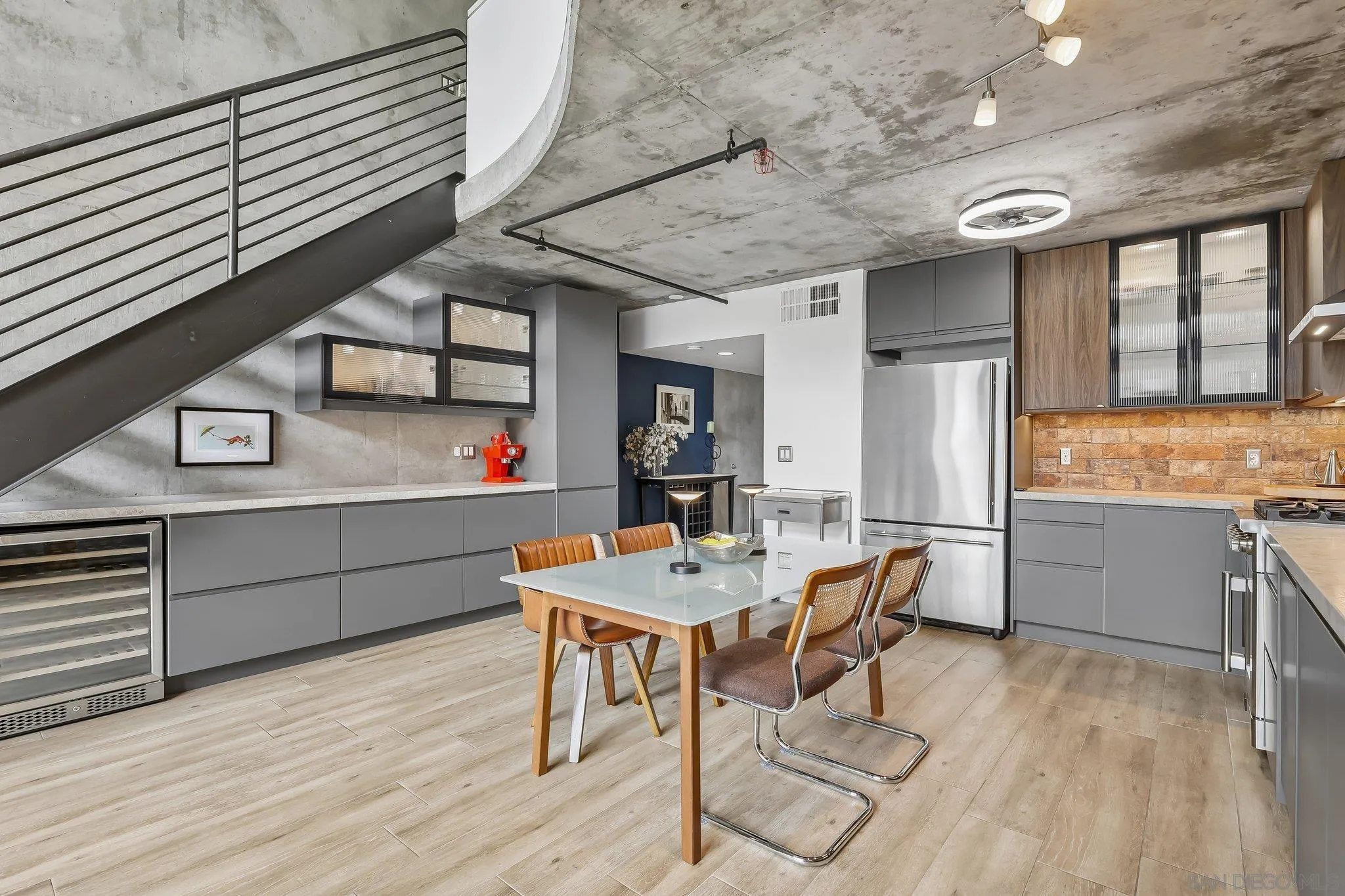 https://cdn.realtyfeed.com/cdn/127/260021601/d3788da5d912a28d6d166bdd9137aca0.webp