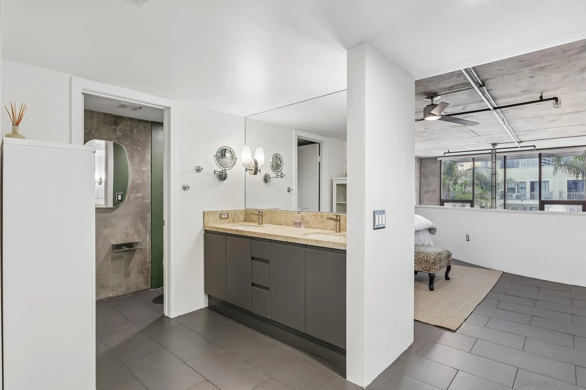 https://cdn.realtyfeed.com/cdn/127/260021601/d8bc19ff458d407cc6dab34b1062b878.webp