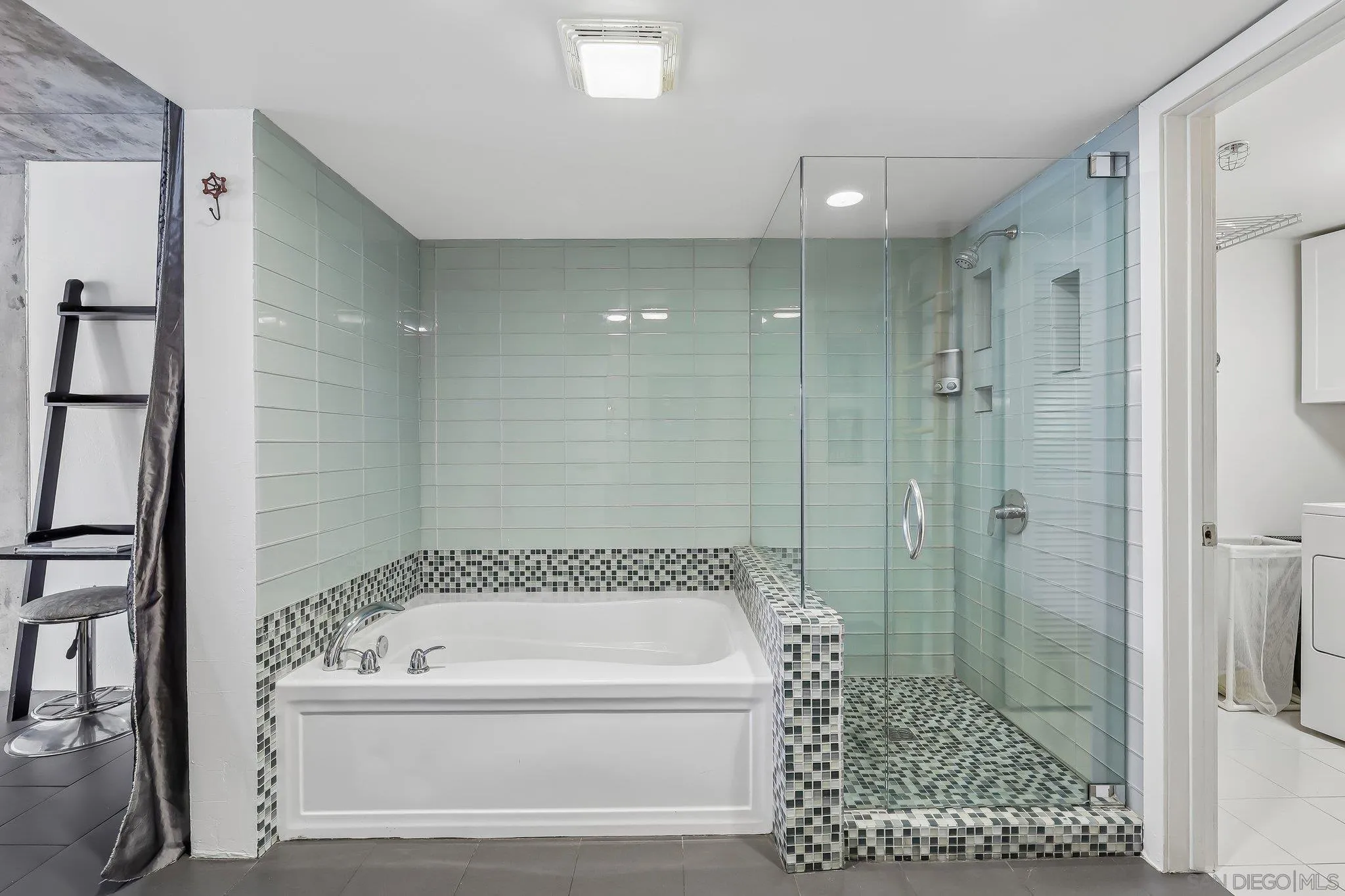 https://cdn.realtyfeed.com/cdn/127/260021601/ec21e16612b59cfe2d81d87bd71a0157.webp