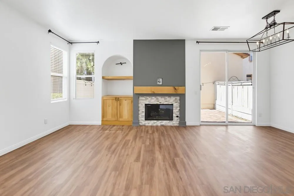 https://cdn.realtyfeed.com/cdn/127/260021602/5bfbd3257295f1abfd28bc5e3bc92dec.webp