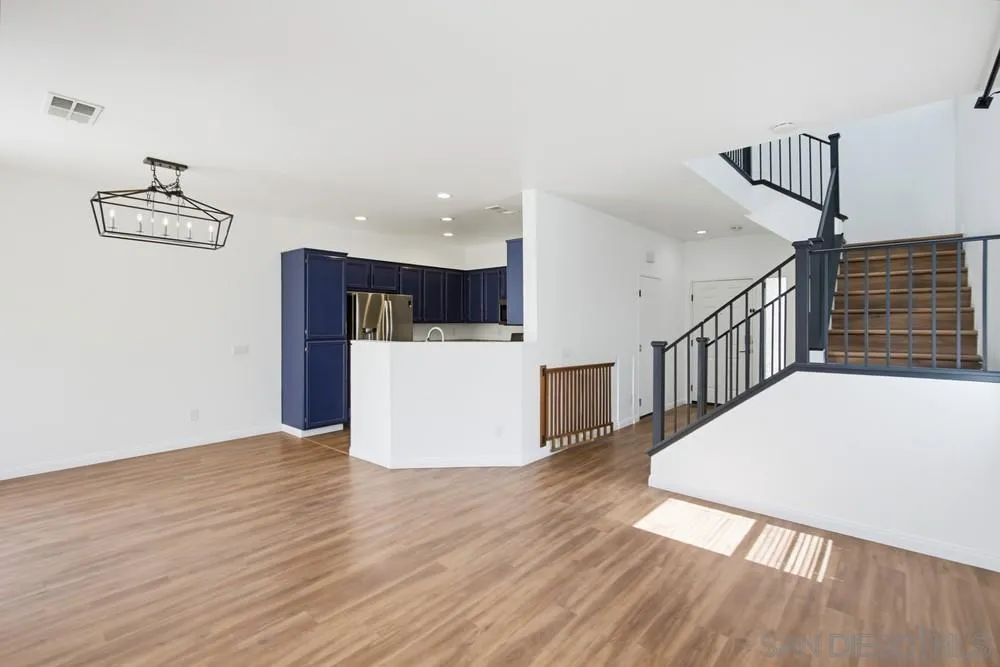 https://cdn.realtyfeed.com/cdn/127/260021602/6bab949f80c5ed1b18c4bb0ff9a4b455.webp