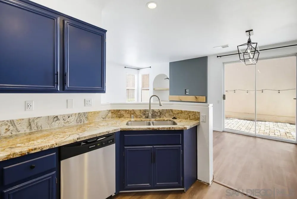https://cdn.realtyfeed.com/cdn/127/260021602/bd050d958cd11930ccb337d69c575f40.webp
