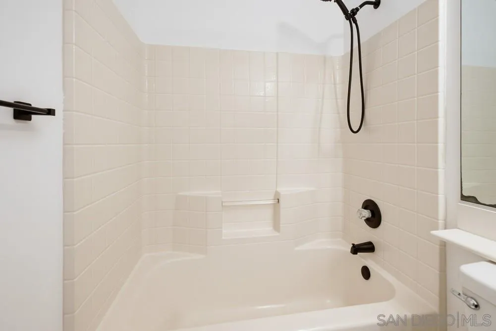 https://cdn.realtyfeed.com/cdn/127/260021602/e288a97d849219d99ad92c3290642265.webp