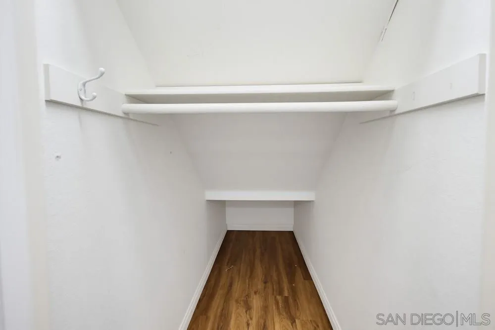 https://cdn.realtyfeed.com/cdn/127/260021602/fa5d2740084ba4b5f64d56a8fad3397d.webp