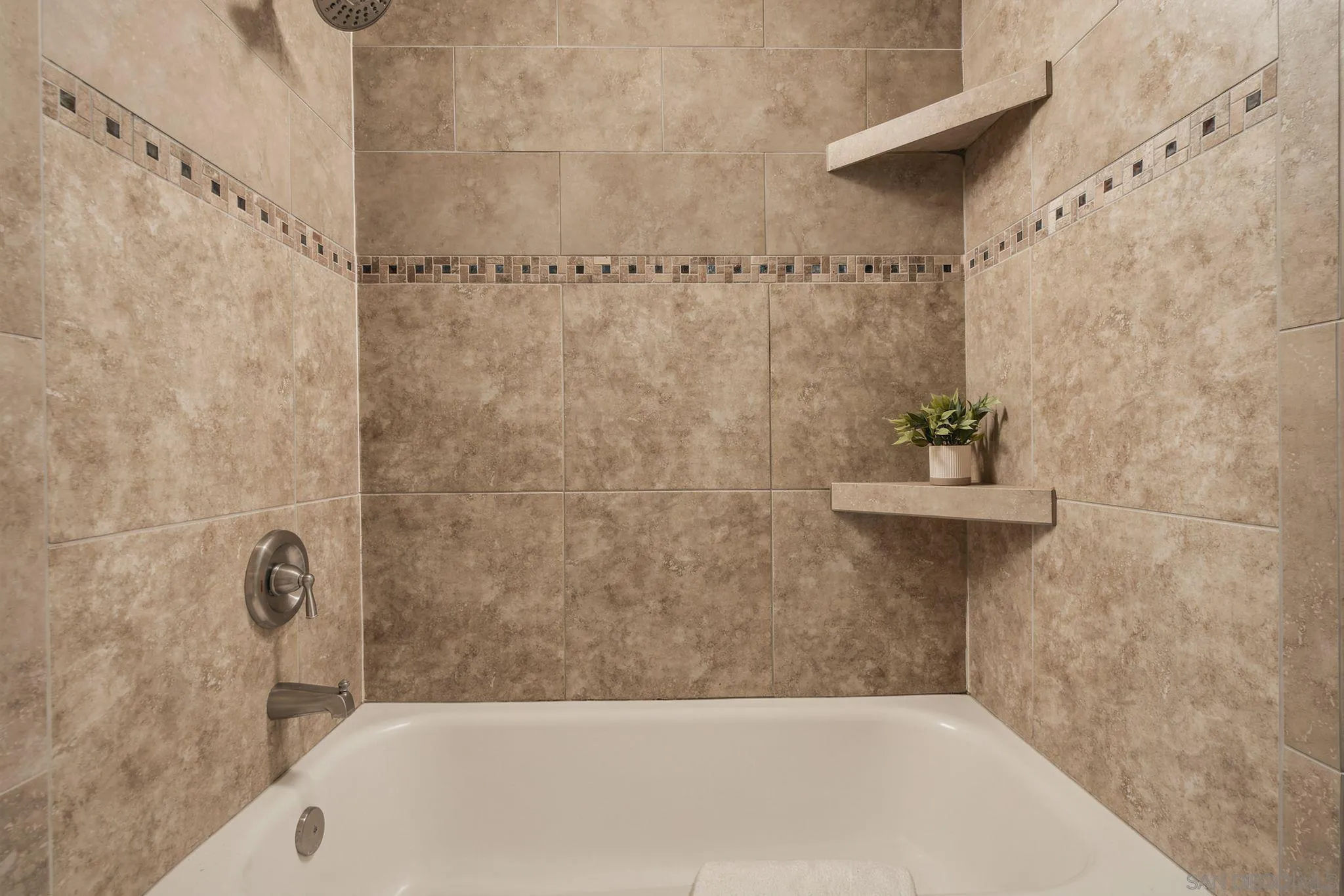 https://cdn.realtyfeed.com/cdn/127/260021605/20043ecc5521bc9c951f959ac4e3a541.webp