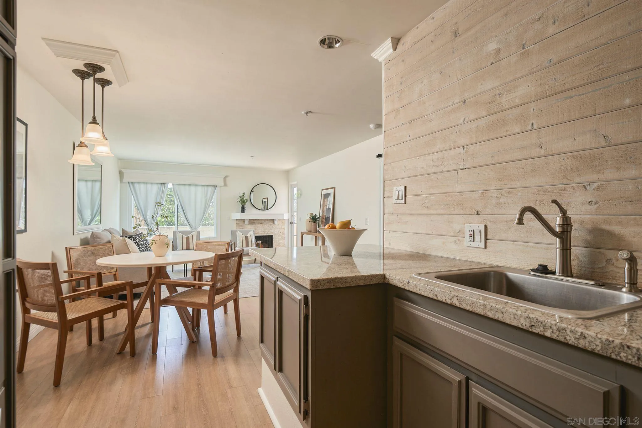 https://cdn.realtyfeed.com/cdn/127/260021605/3edd579c9b61fe0a53bf1687652a0c7a.webp