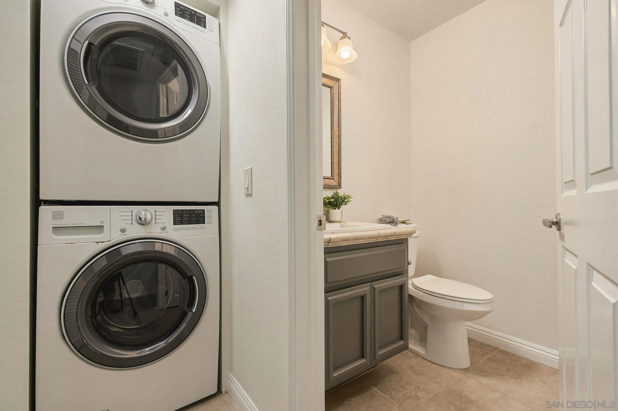 https://cdn.realtyfeed.com/cdn/127/260021605/89a1a7055be42f0771312469c63fe635.webp