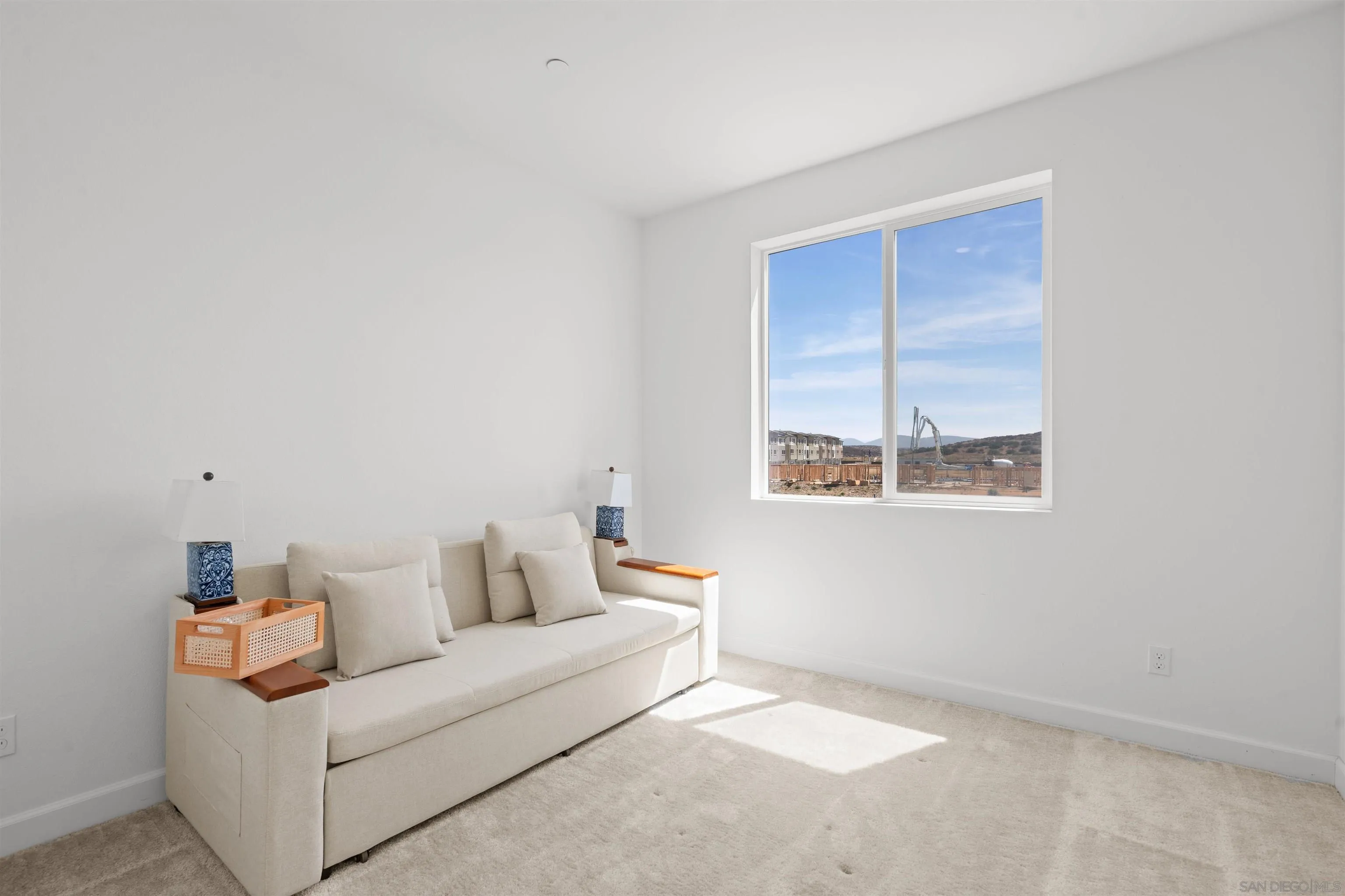 https://cdn.realtyfeed.com/cdn/127/260021607/02bd7a91fed18160925df33b8270f679.webp