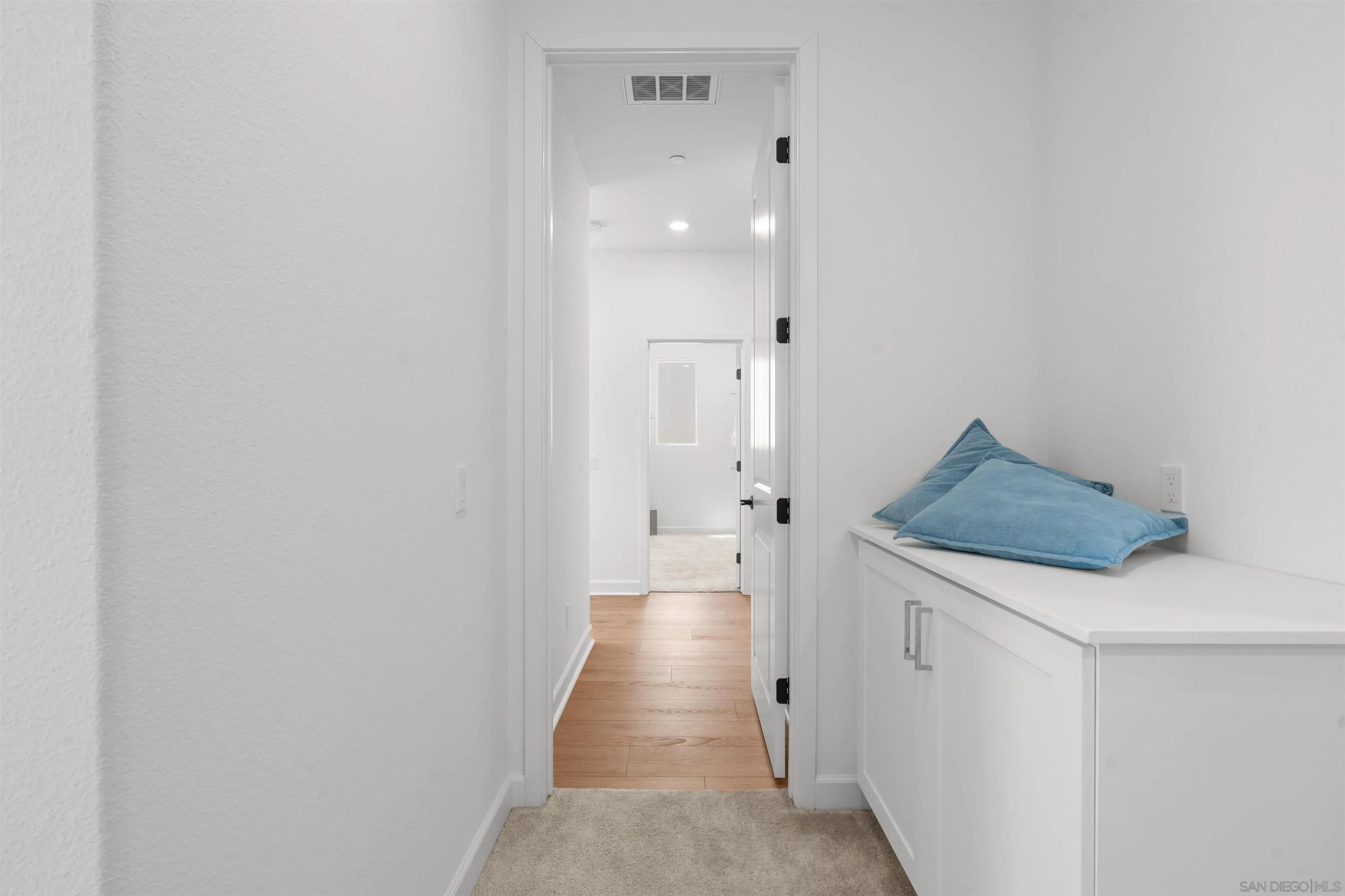 https://cdn.realtyfeed.com/cdn/127/260021607/1c790fc220799c95ec7b8f3bc99e3b66.webp