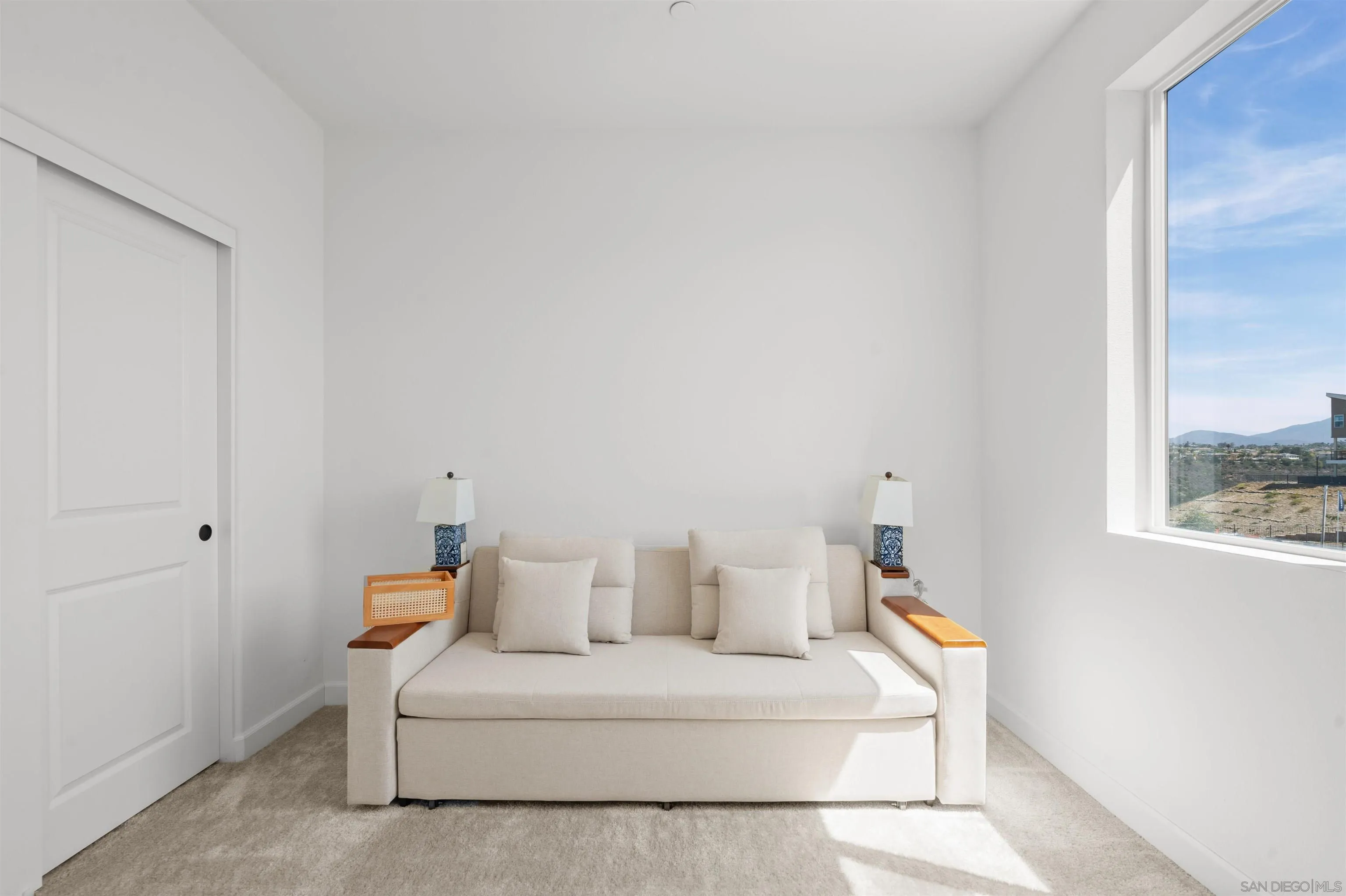https://cdn.realtyfeed.com/cdn/127/260021607/434be6c41834e0536495cafdaf385244.webp