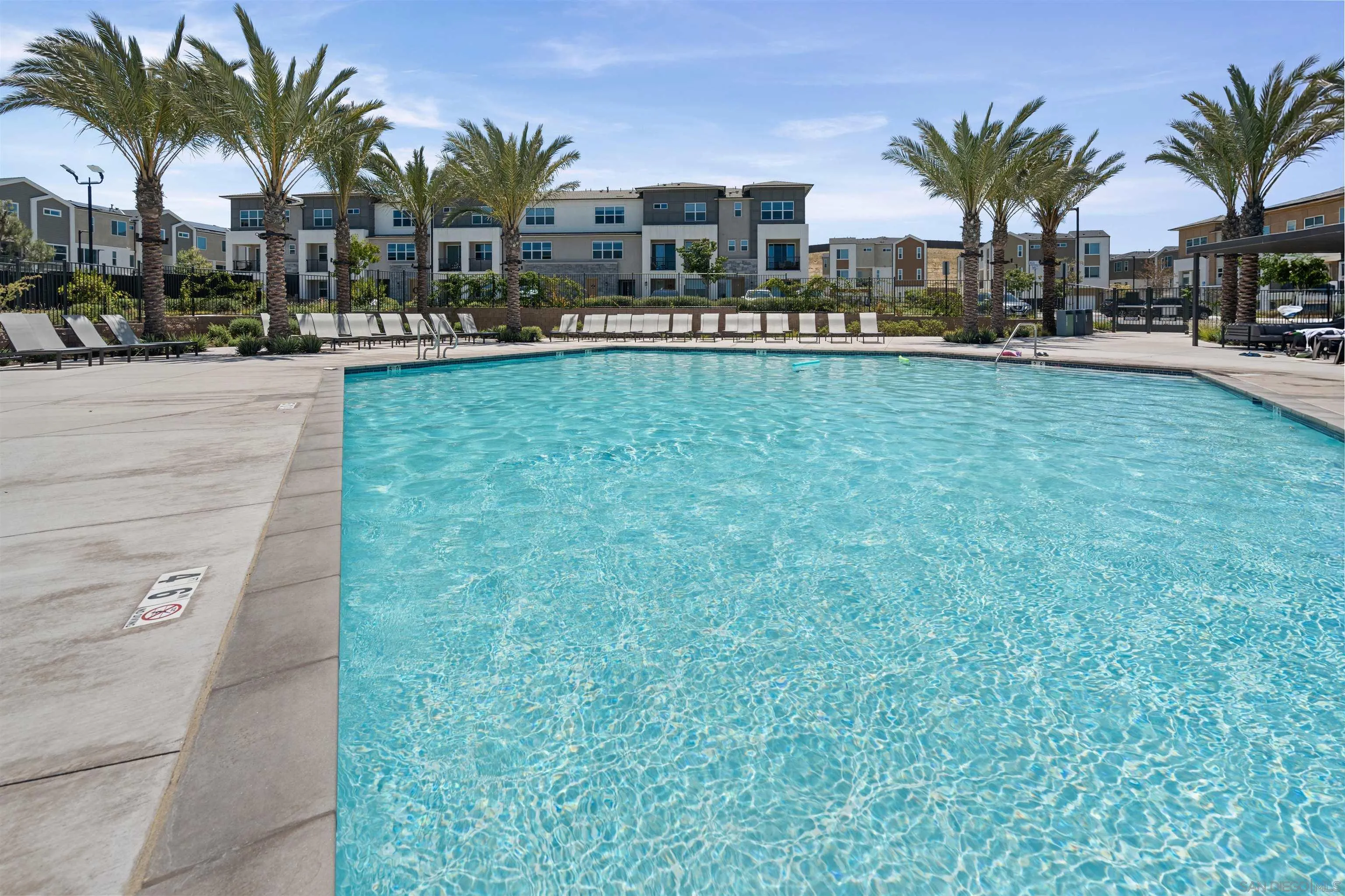 https://cdn.realtyfeed.com/cdn/127/260021607/bbe2d5ce550d37b5db4d65c312f79f7f.webp