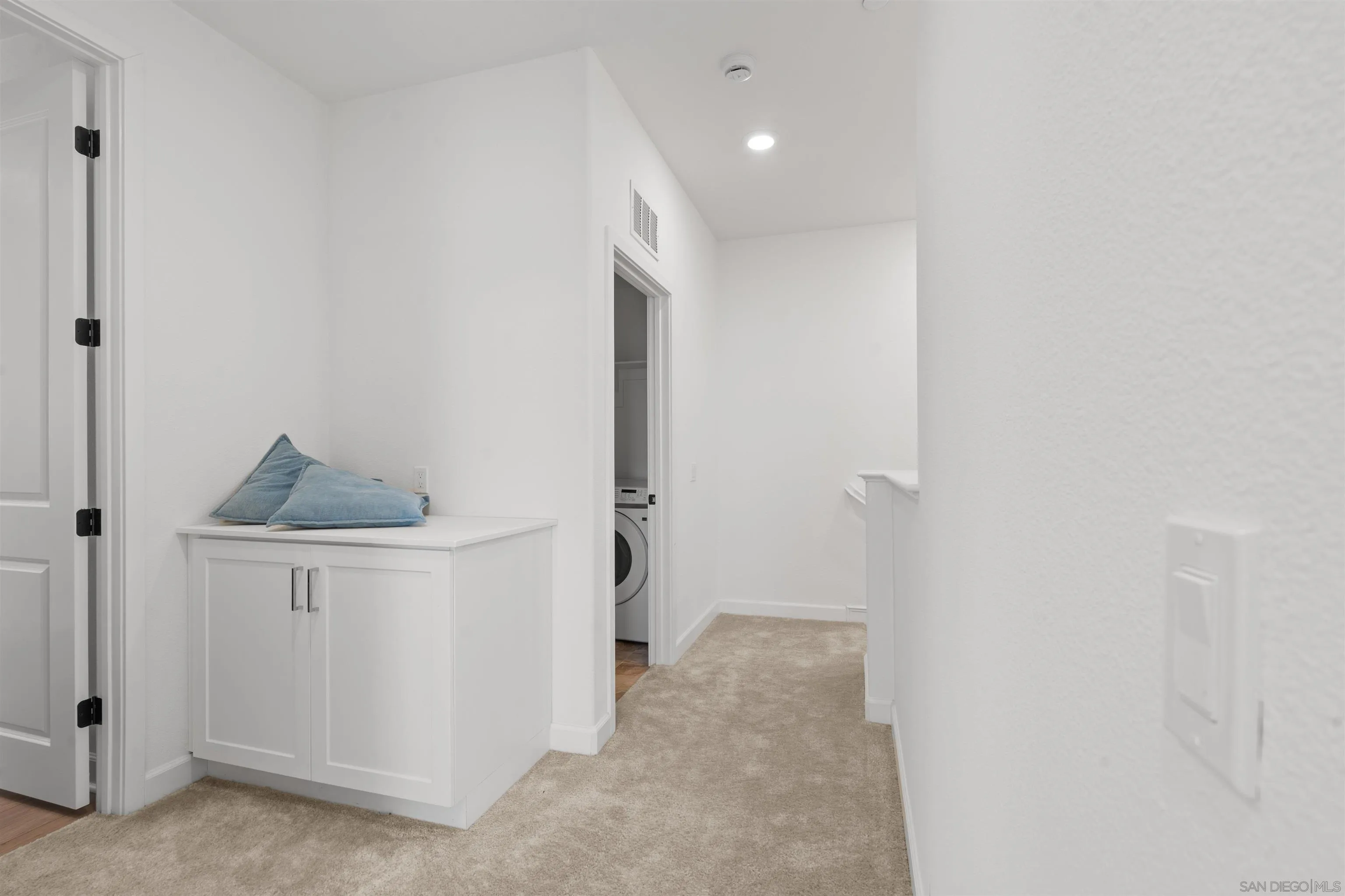 https://cdn.realtyfeed.com/cdn/127/260021607/f16b9033d8cd6cbb08d31d5527a3842b.webp