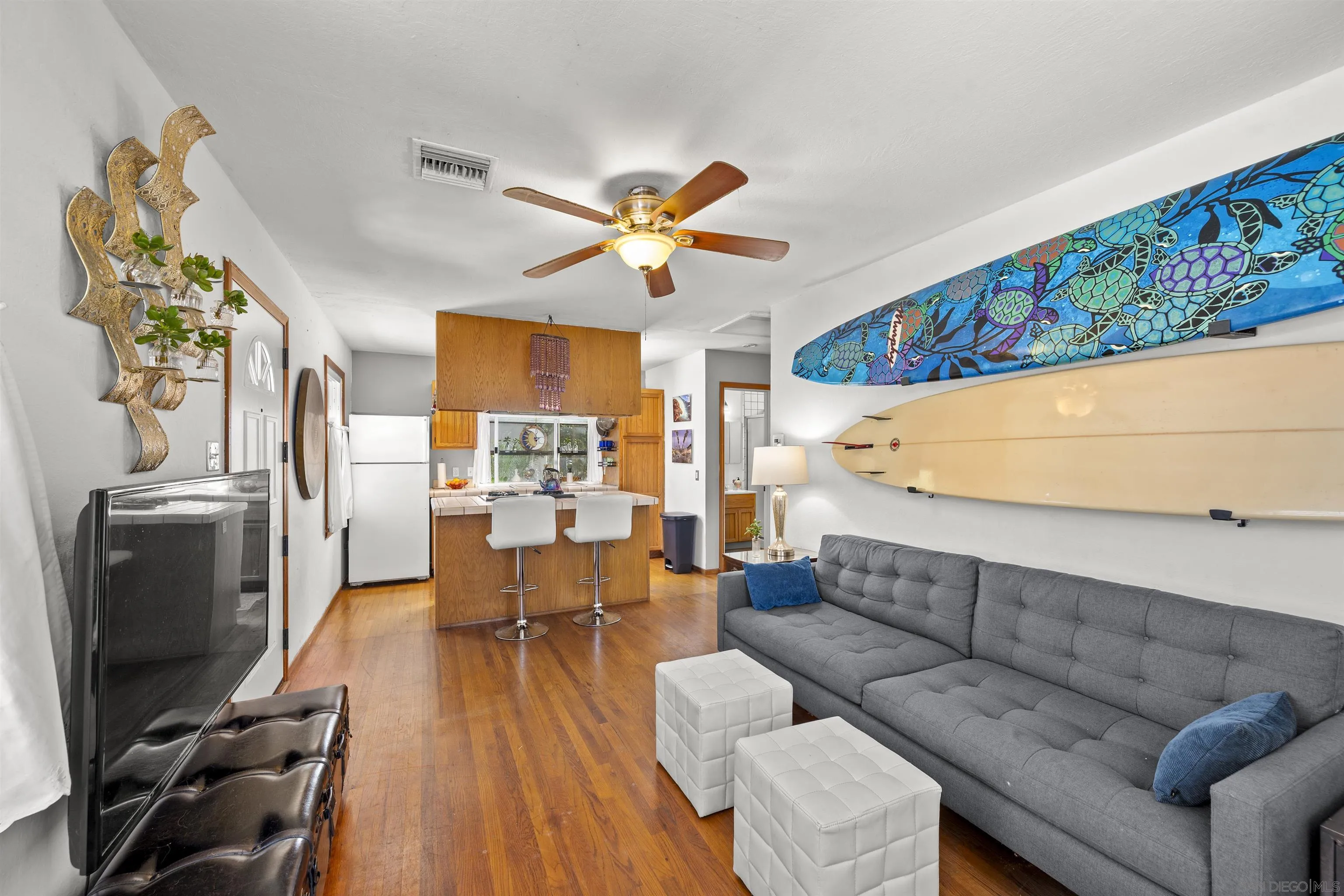https://cdn.realtyfeed.com/cdn/127/260021611/05aff34beaaef4ee0c40248da4ffb4f8.webp