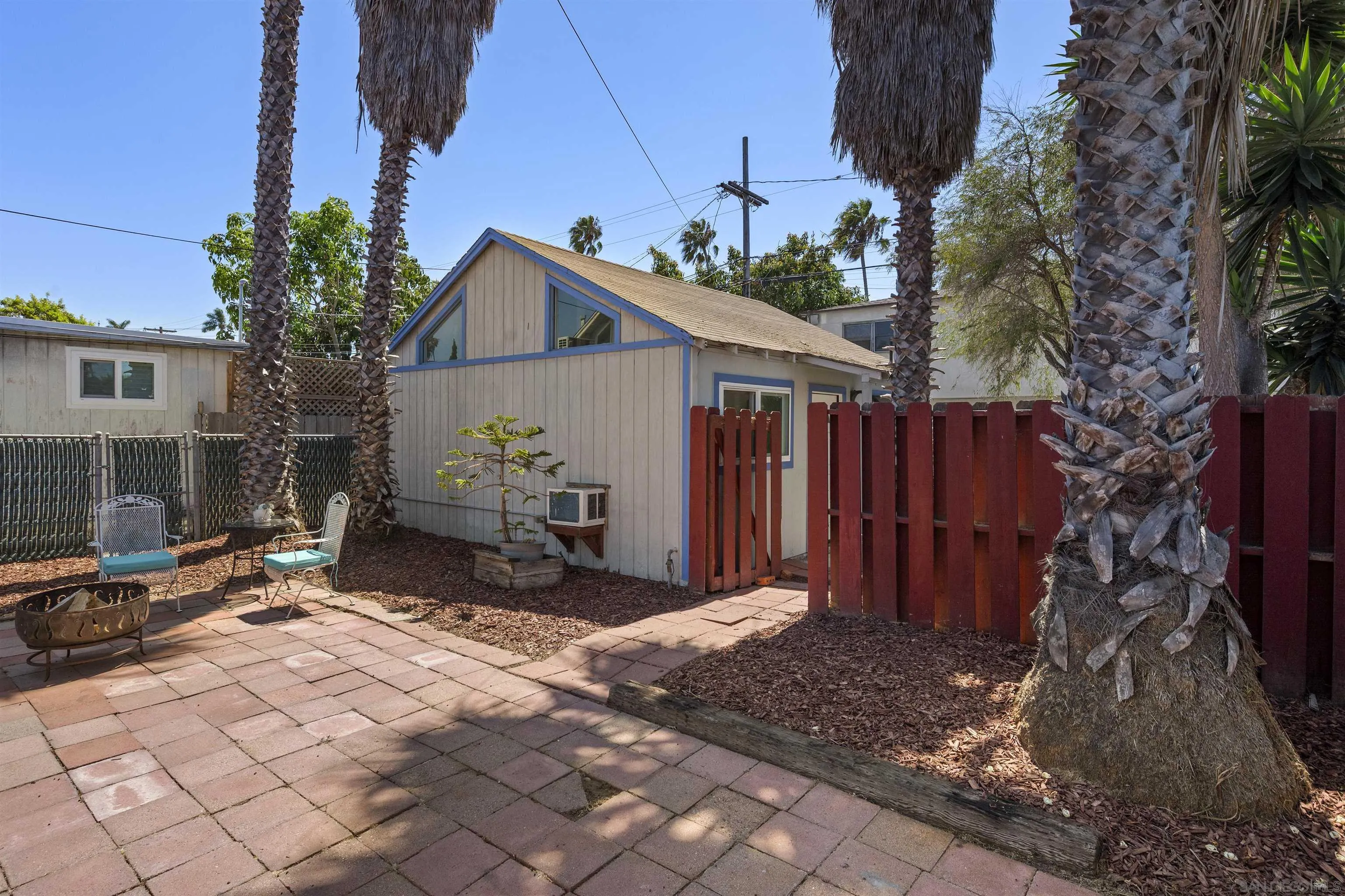 https://cdn.realtyfeed.com/cdn/127/260021611/1269cf25e91b828e83e39d298579bcee.webp