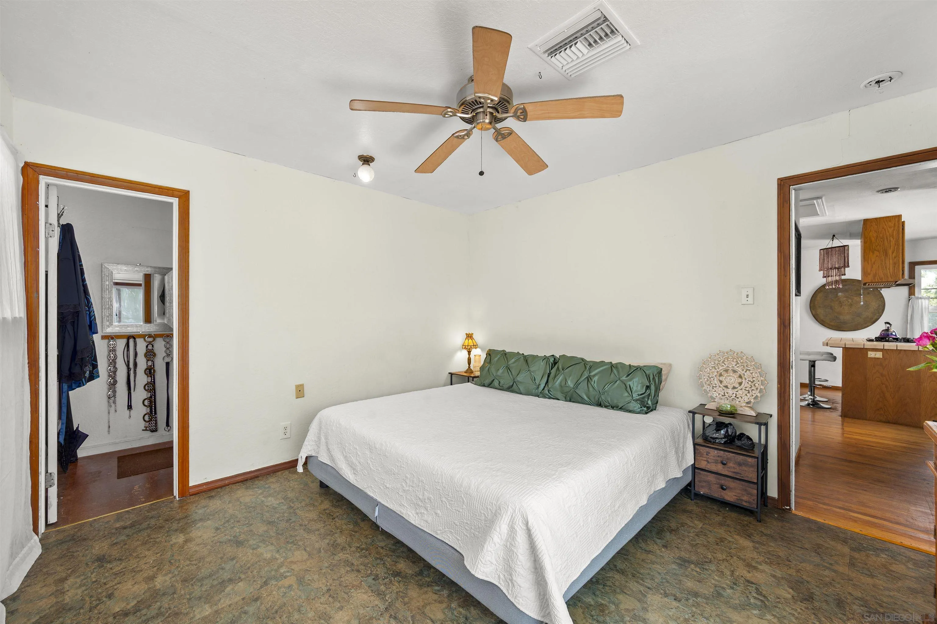 https://cdn.realtyfeed.com/cdn/127/260021611/49449bb1a5ae6ff97f2635a5b8f08235.webp