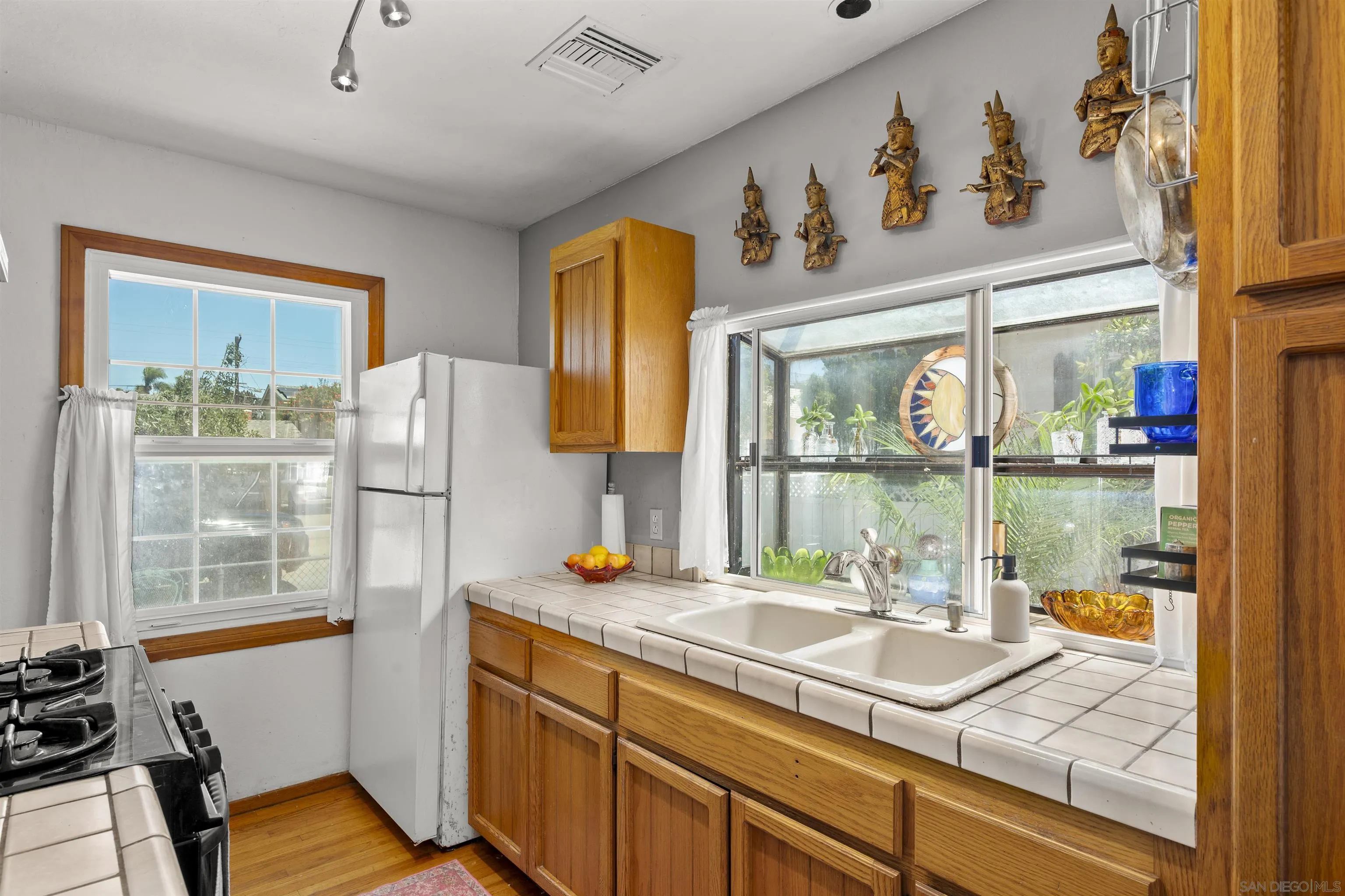 https://cdn.realtyfeed.com/cdn/127/260021611/b1407fec1ed105678f3a7e0097fec7c9.webp