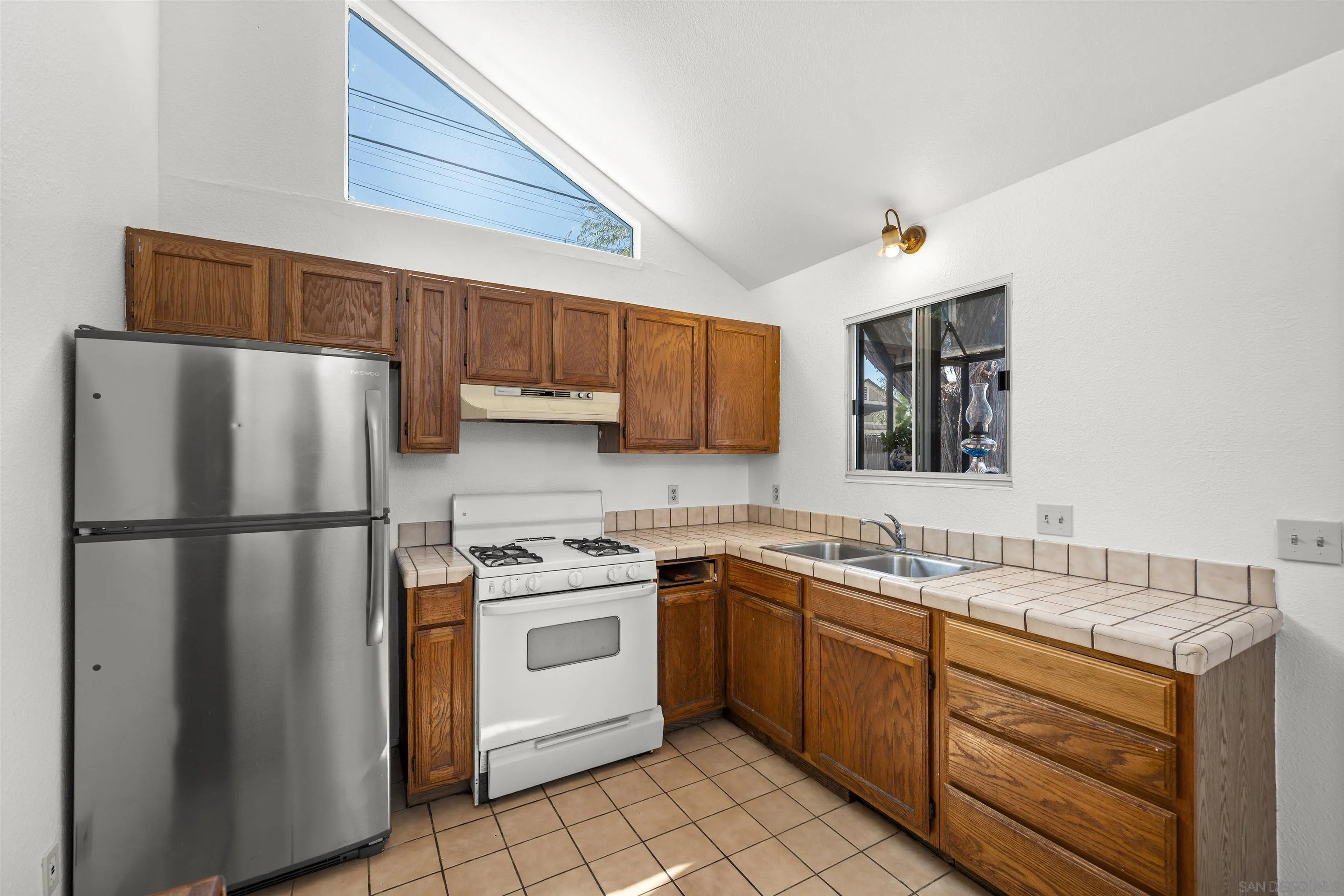 https://cdn.realtyfeed.com/cdn/127/260021611/bf0cfb15ef177fd5f6ca106d1c764cf0.webp