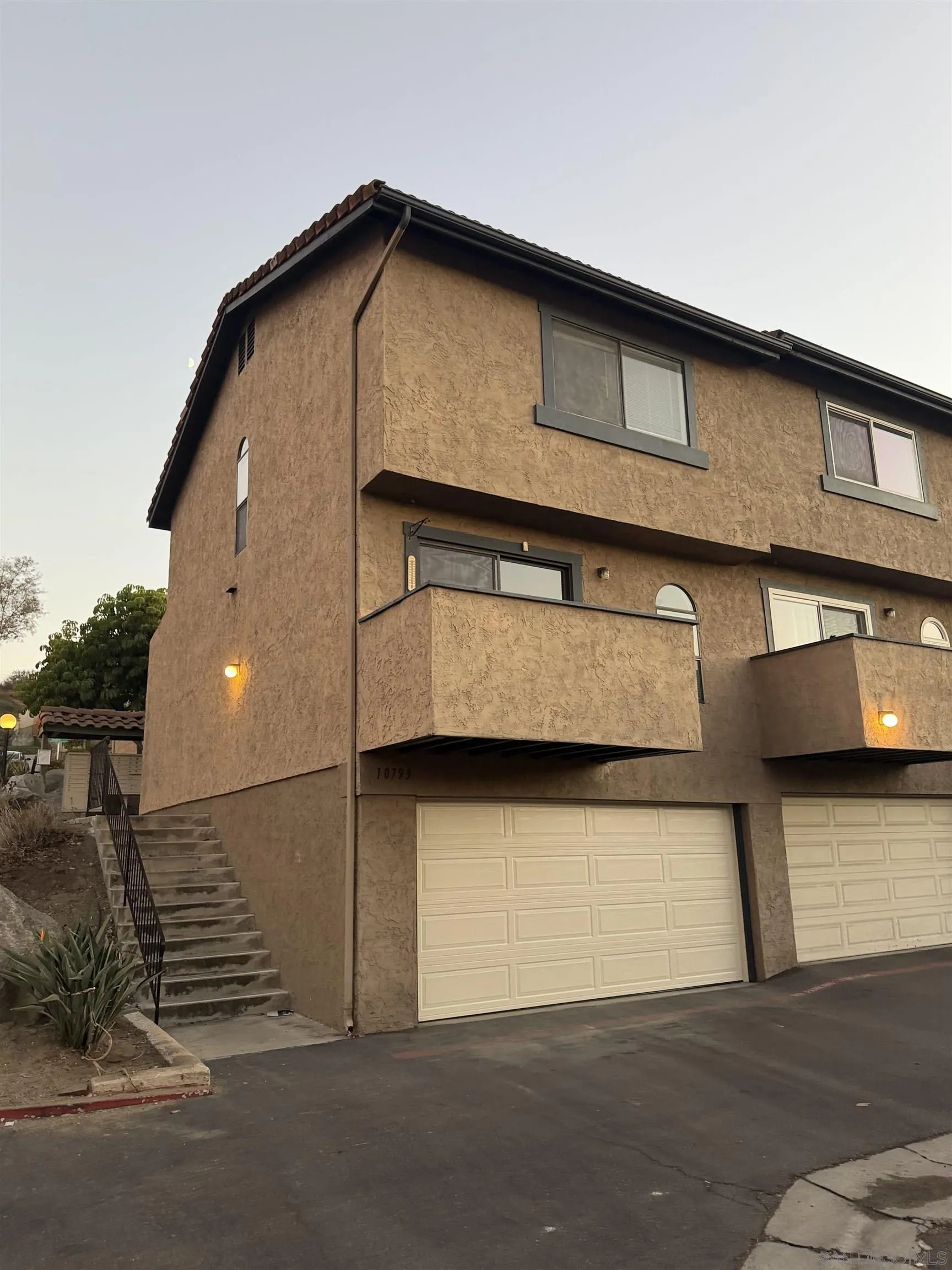 Santee, CA 92071