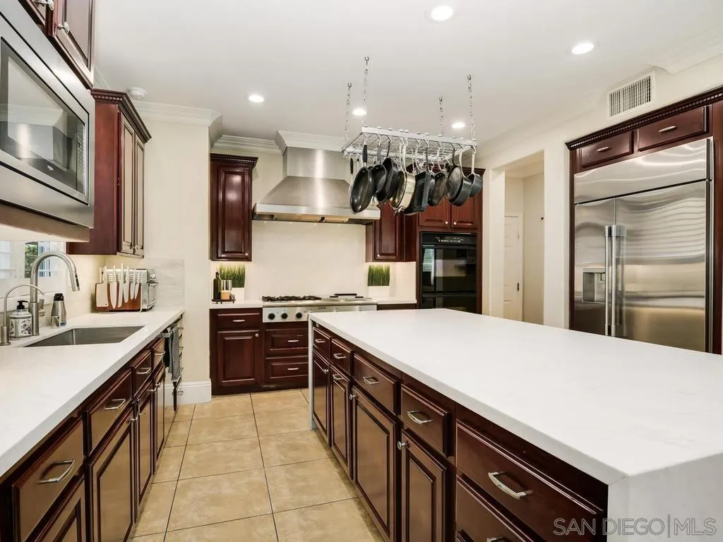 https://cdn.realtyfeed.com/cdn/127/260021614/8cf0b92a59a2f8b6aebe8bb263141d5d.webp