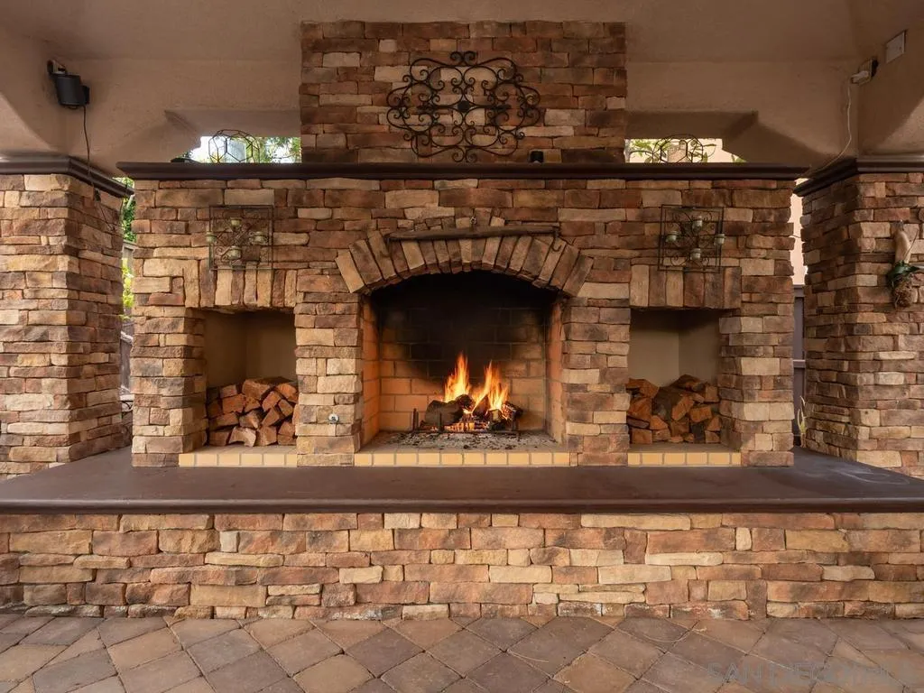 https://cdn.realtyfeed.com/cdn/127/260021614/9d675dfb8941d86fefc8f6f8a9b5cb64.webp