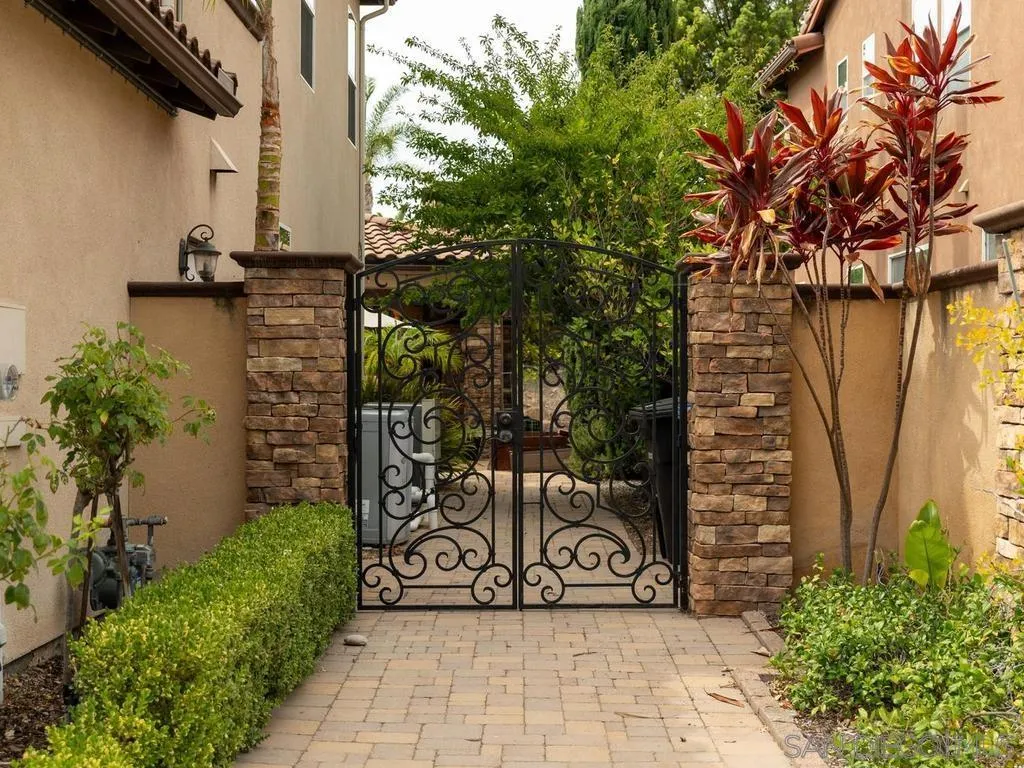 https://cdn.realtyfeed.com/cdn/127/260021614/df44144451584faa124862f59373499f.webp