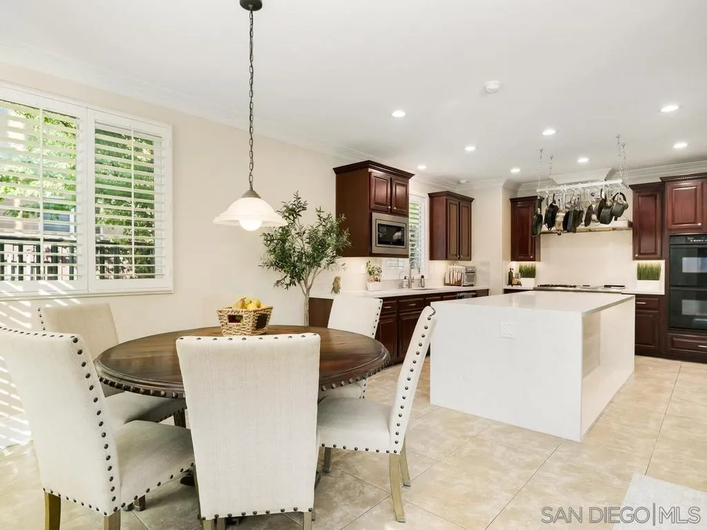 https://cdn.realtyfeed.com/cdn/127/260021614/fc9933f106aef33324bc4b8050dee94f.webp
