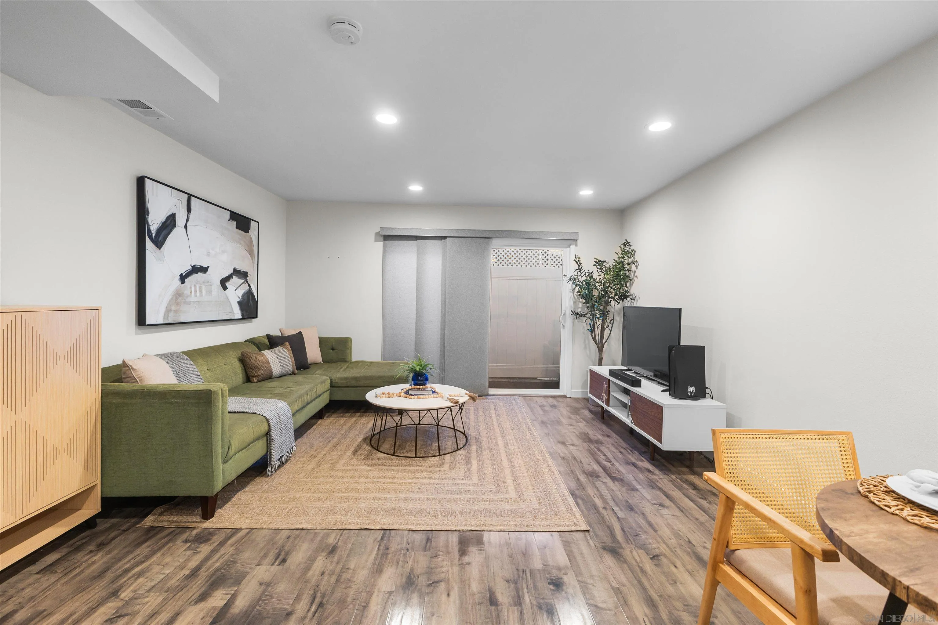 https://cdn.realtyfeed.com/cdn/127/260021615/0e54f5ee3d8522729e57c9b03ed45540.webp