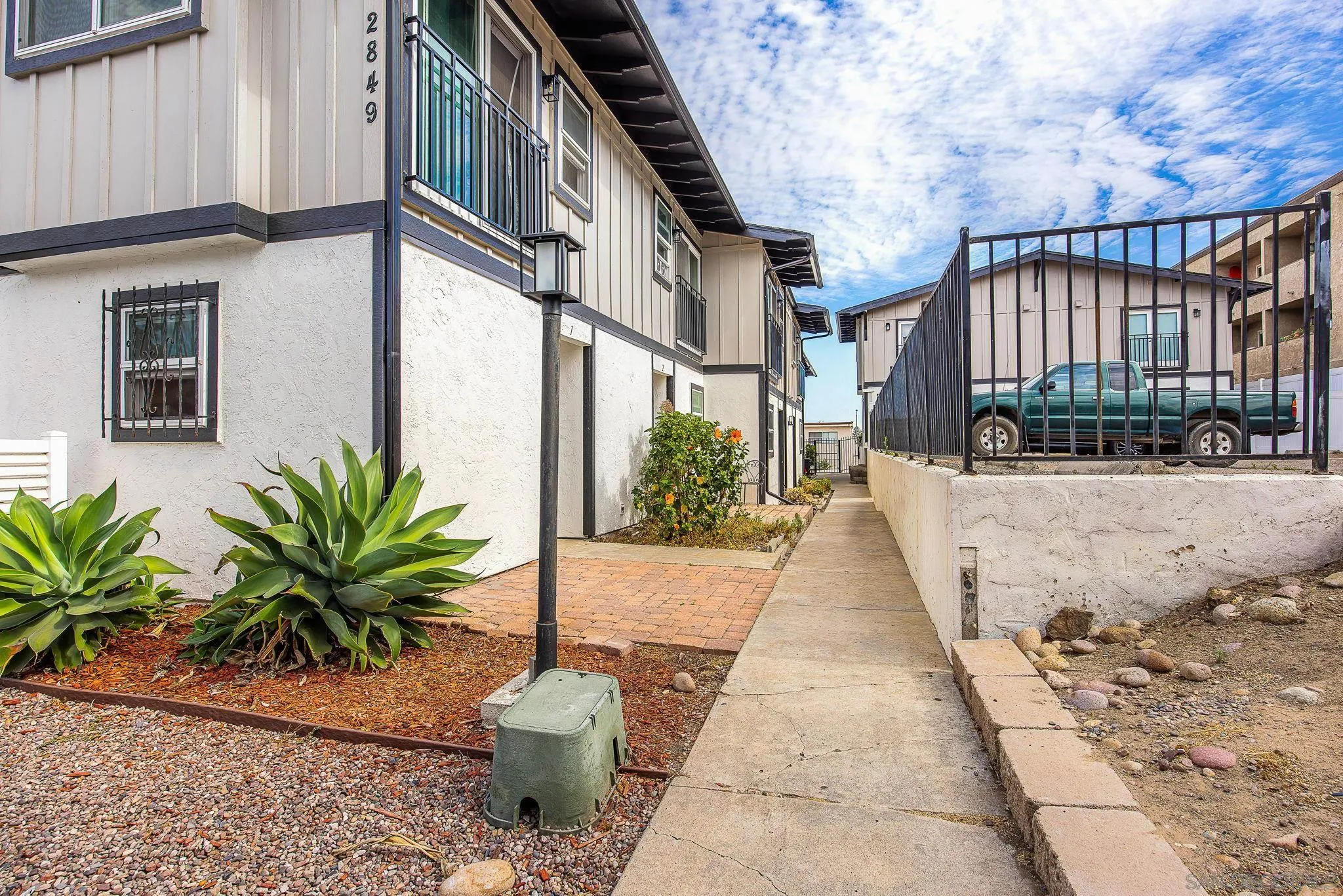 https://cdn.realtyfeed.com/cdn/127/260021615/85a97b4bf729d5b34edd39818b9df360.webp