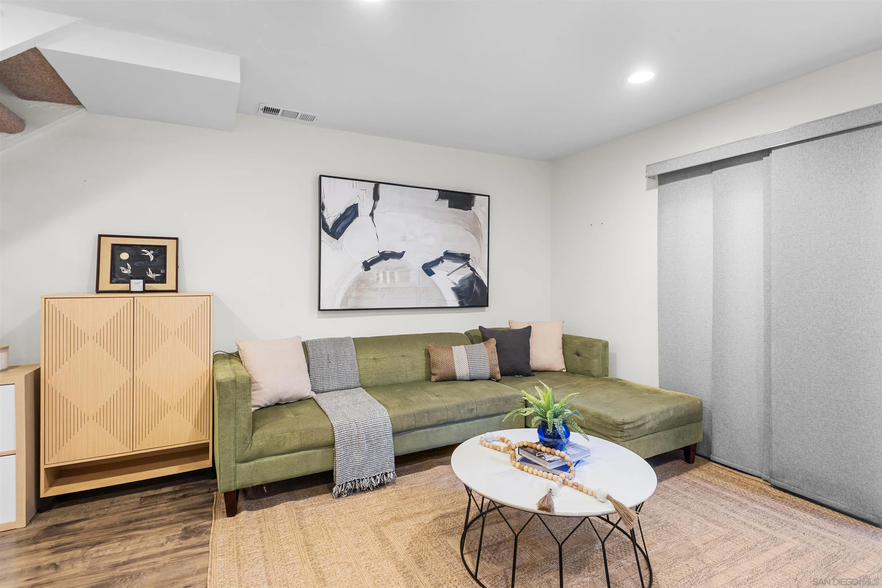https://cdn.realtyfeed.com/cdn/127/260021615/ccaf4d617f5c1c226c26b665328e9080.webp